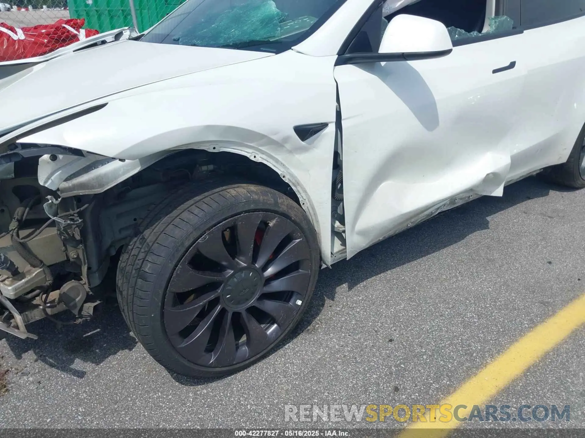 6 Photograph of a damaged car 7SAYGDEFXNF327701 TESLA MODEL Y 2022