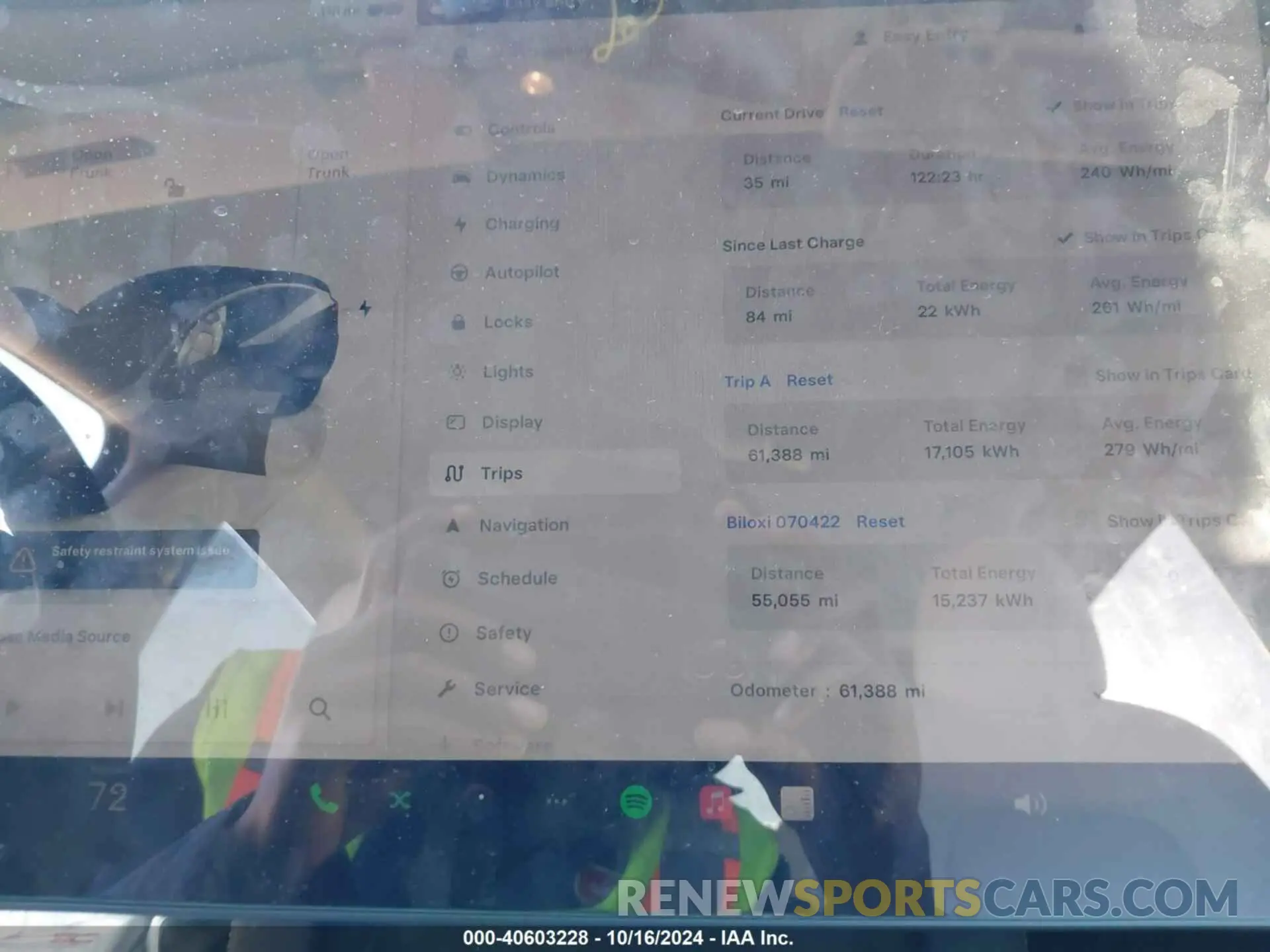 7 Photograph of a damaged car 7SAYGDEFXNF366319 TESLA MODEL Y 2022