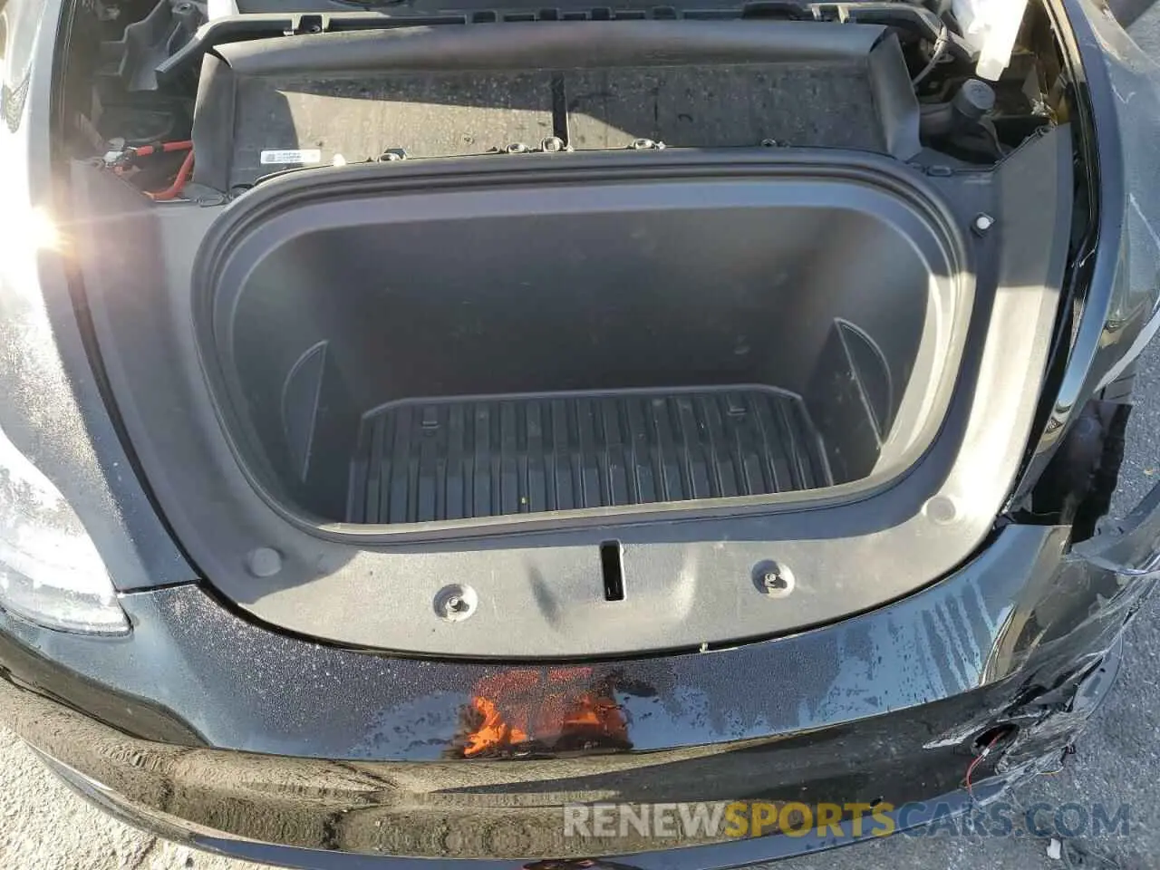 11 Photograph of a damaged car 7SAYGDEFXNF390779 TESLA MODEL Y 2022