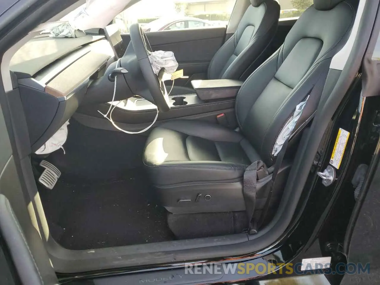 7 Photograph of a damaged car 7SAYGDEFXNF390779 TESLA MODEL Y 2022