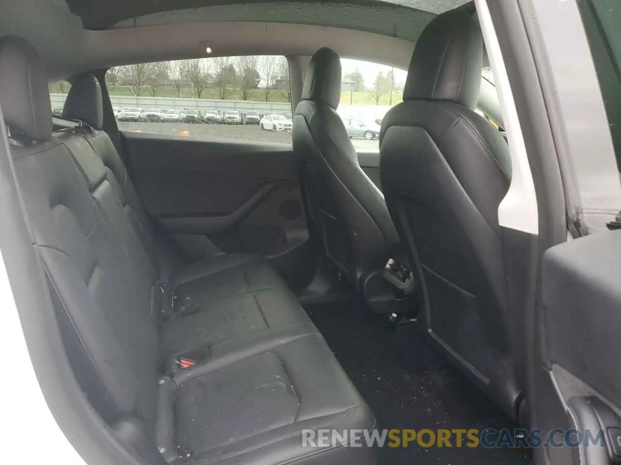 11 Photograph of a damaged car 7SAYGDEFXNF455517 TESLA MODEL Y 2022