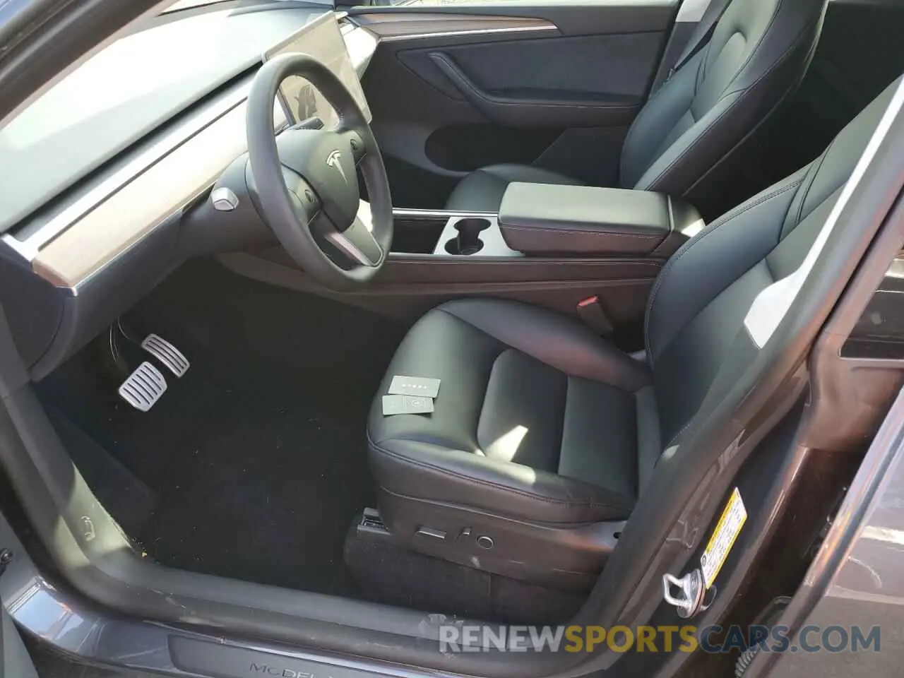 7 Photograph of a damaged car 7SAYGDEFXNF540048 TESLA MODEL Y 2022