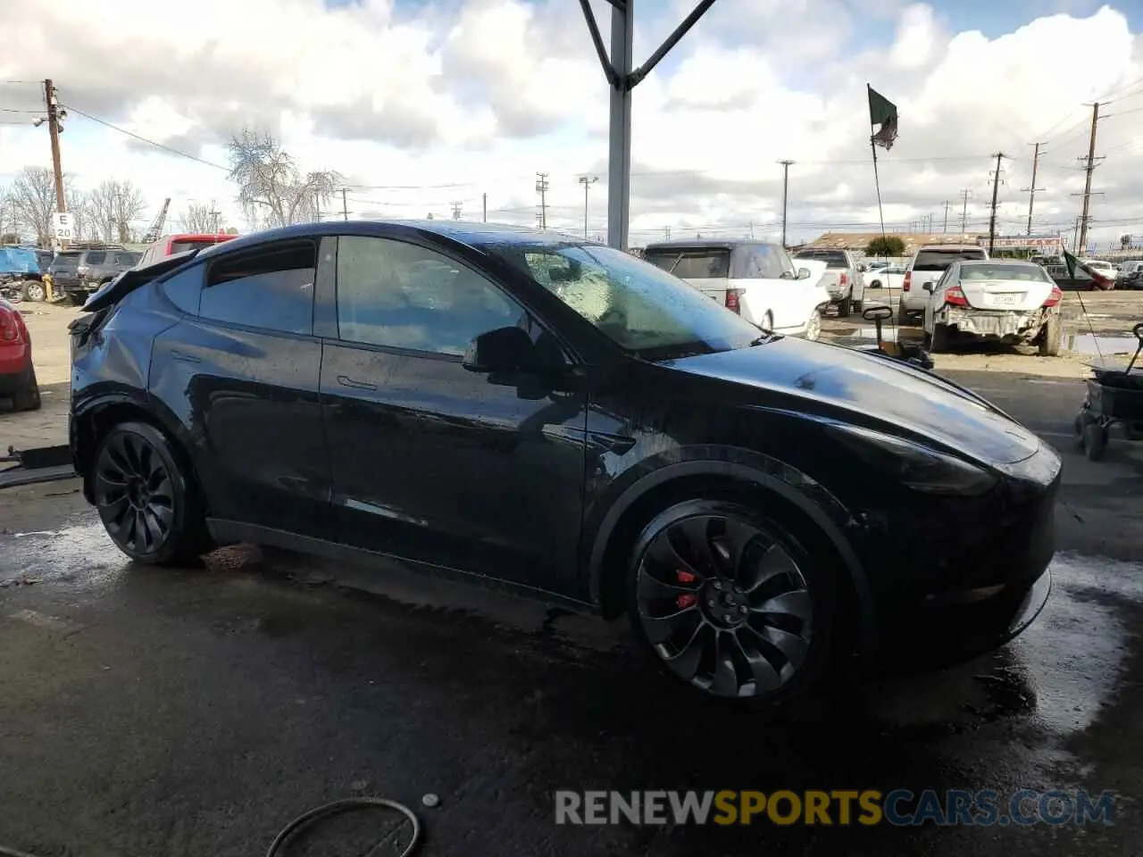 4 Photograph of a damaged car 7SAYGDEFXNF554631 TESLA MODEL Y 2022