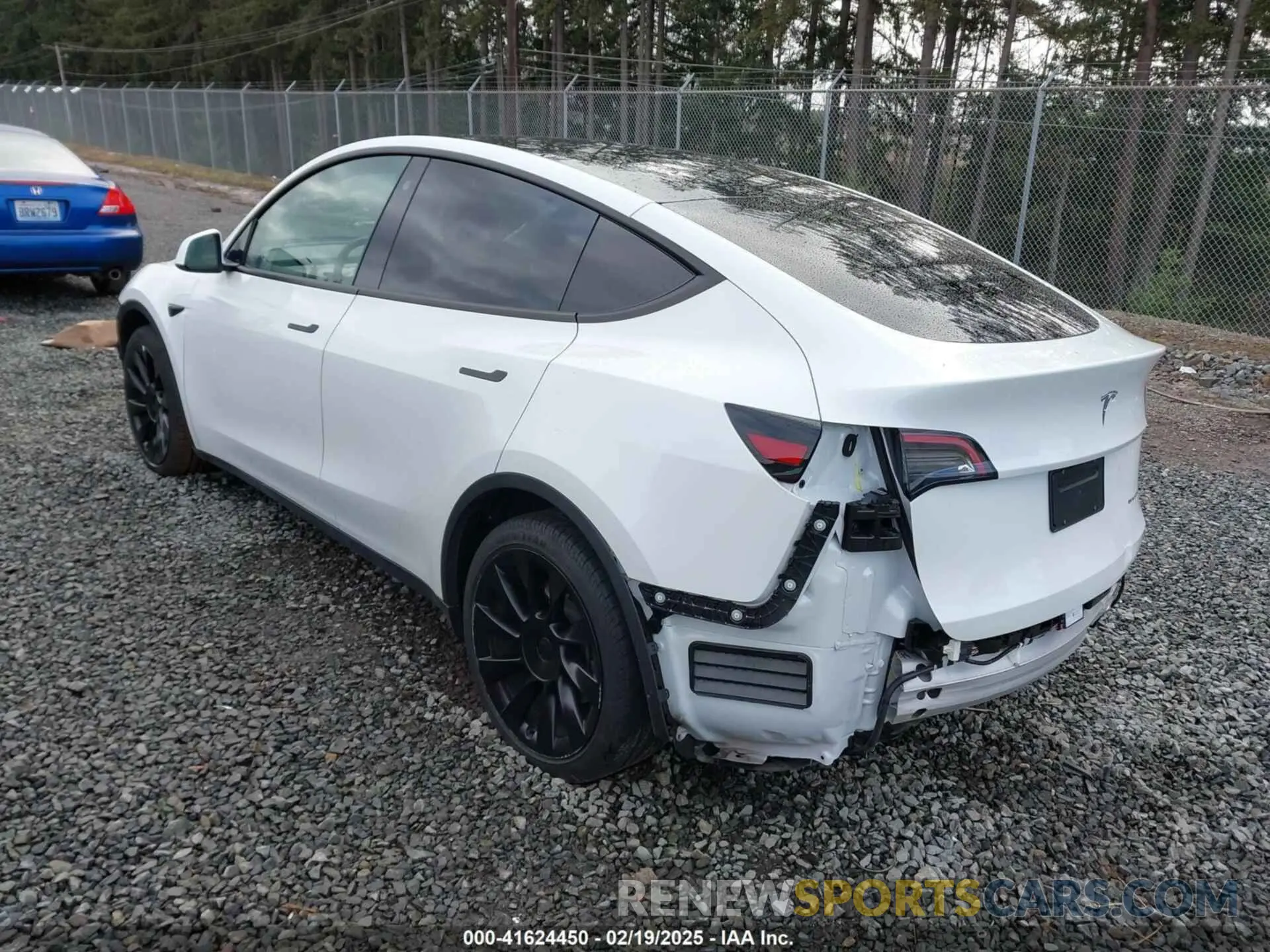 3 Фотография поврежденного автомобиля 7SAYGAEE0PF624730 TESLA MODEL Y 2023