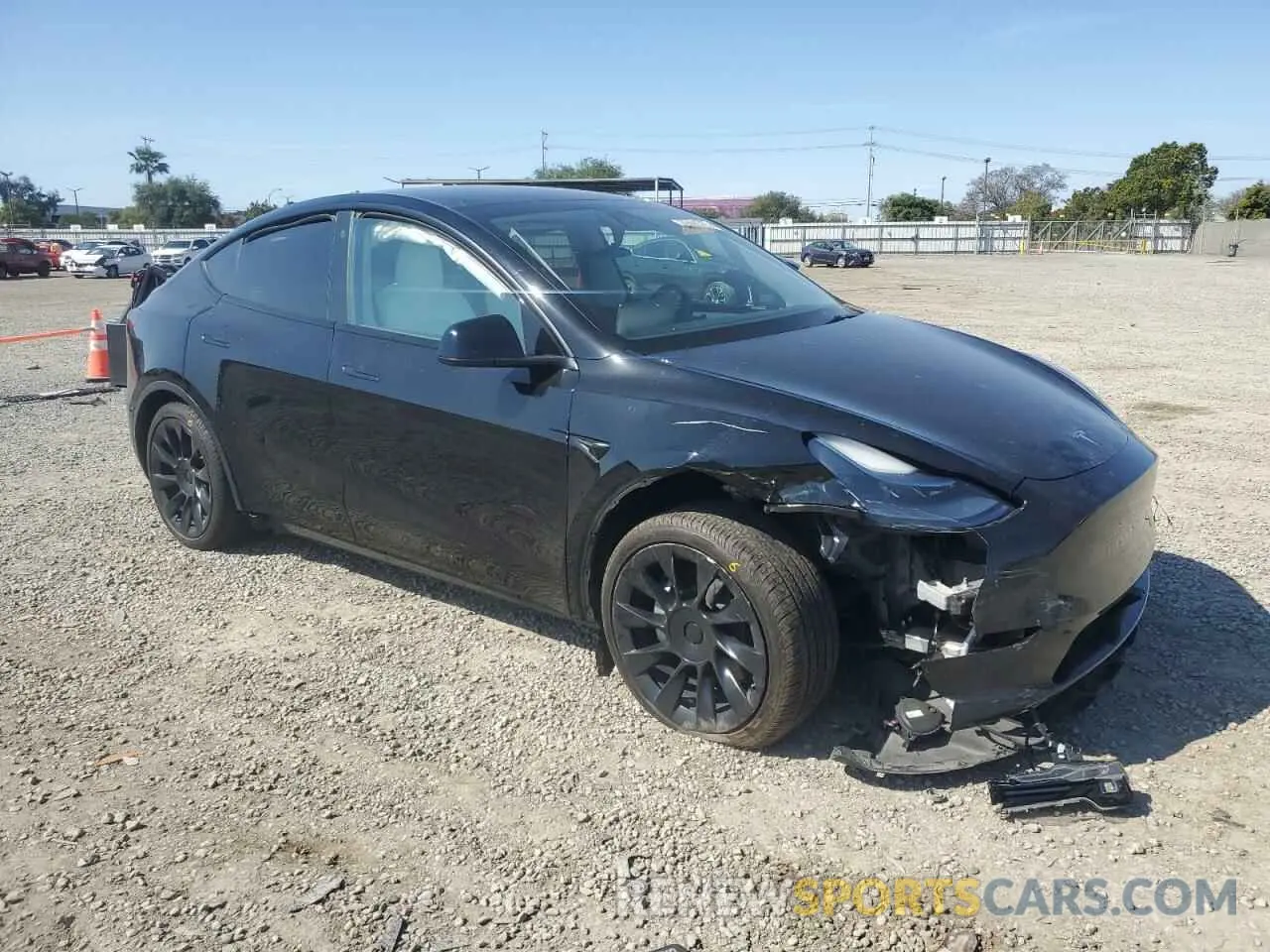 4 Фотография поврежденного автомобиля 7SAYGAEE0PF642810 TESLA MODEL Y 2023