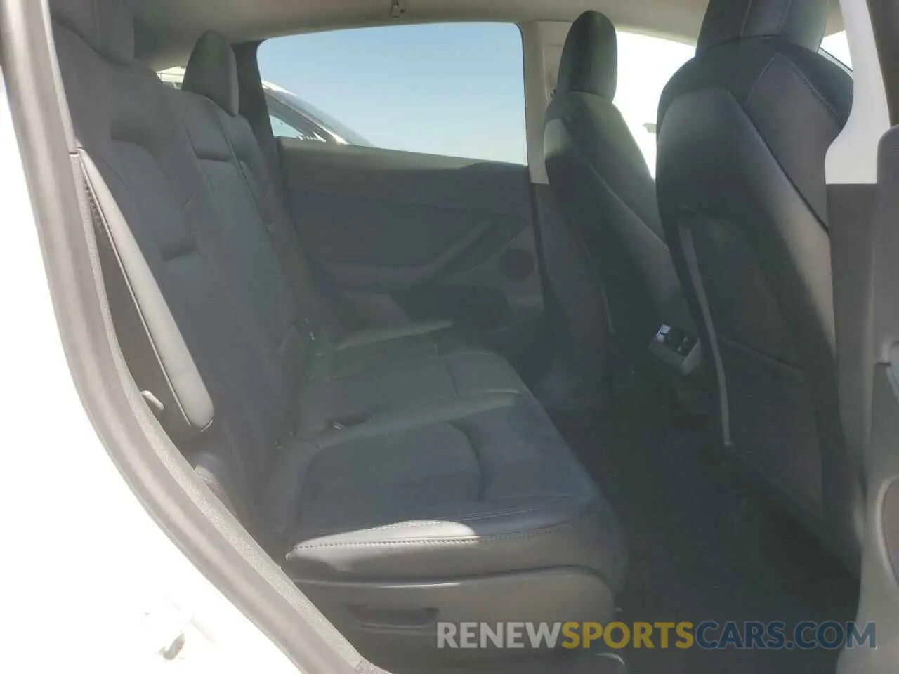 11 Photograph of a damaged car 7SAYGAEE0PF668825 TESLA MODEL Y 2023