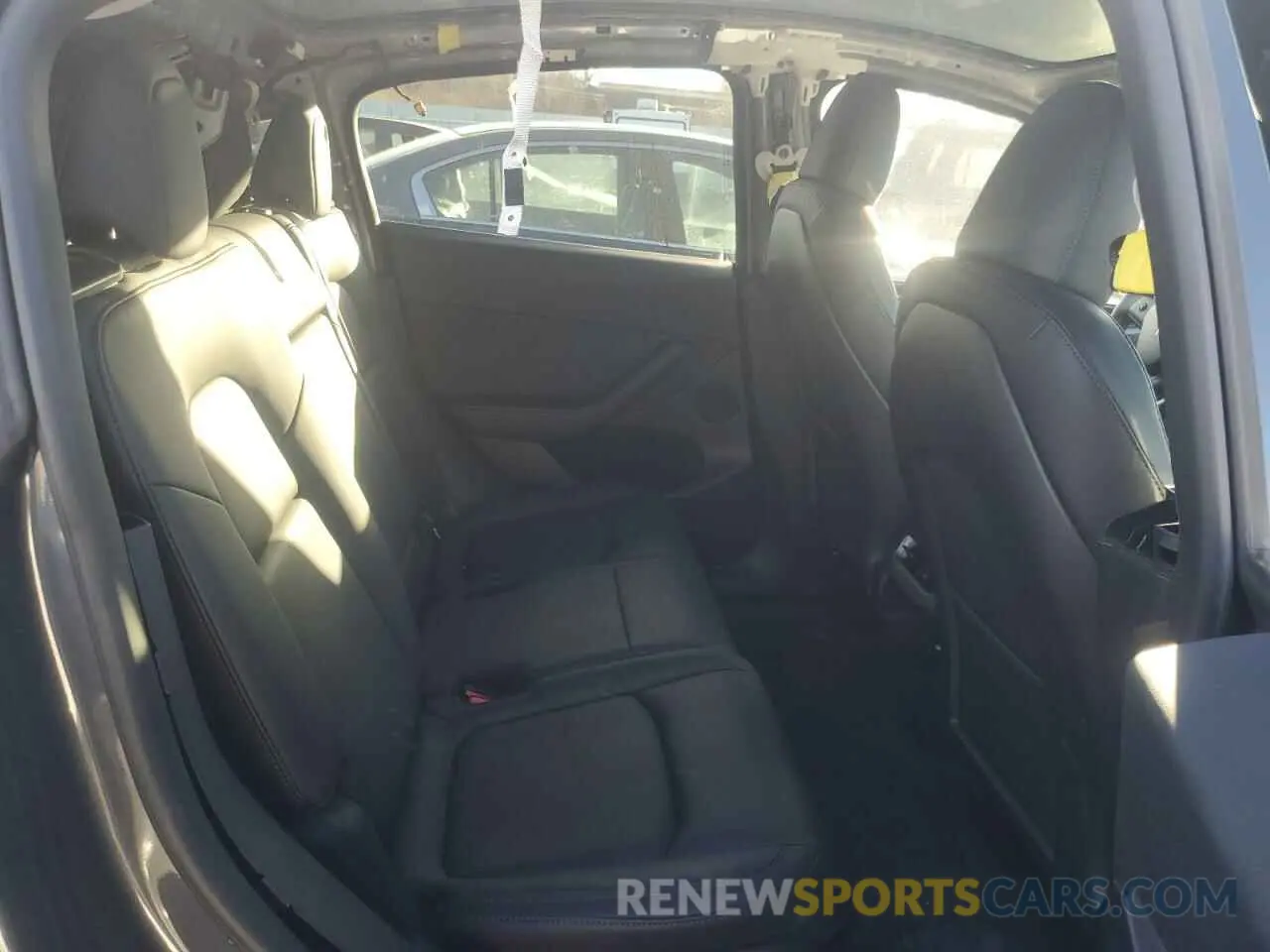 10 Photograph of a damaged car 7SAYGAEE0PF942556 TESLA MODEL Y 2023