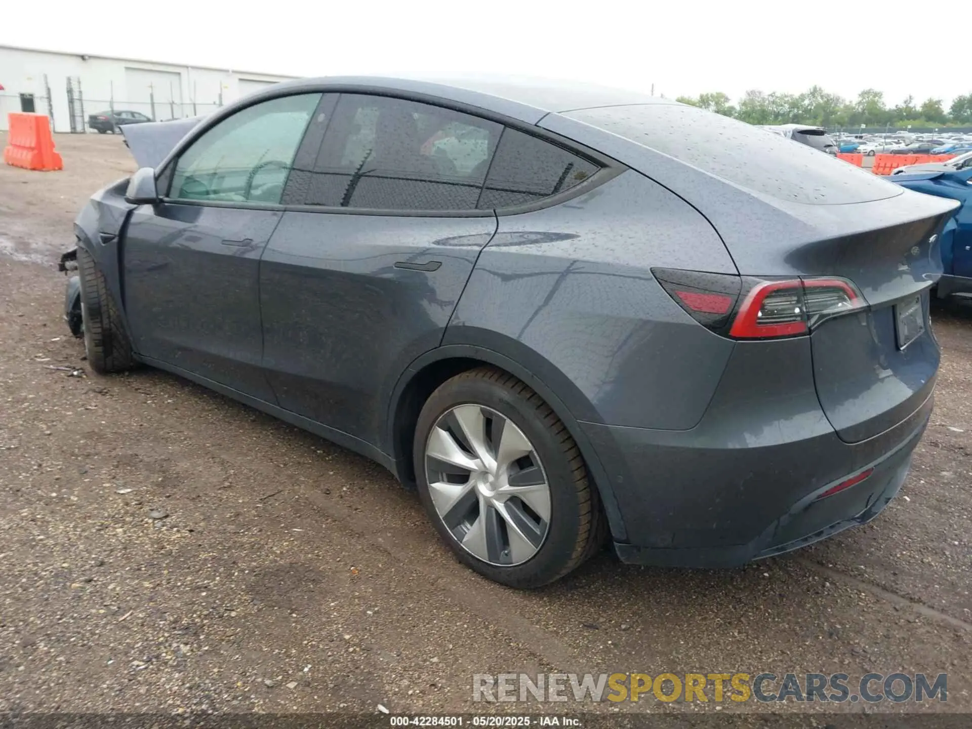 3 Фотография поврежденного автомобиля 7SAYGAEE1PF584206 TESLA MODEL Y 2023