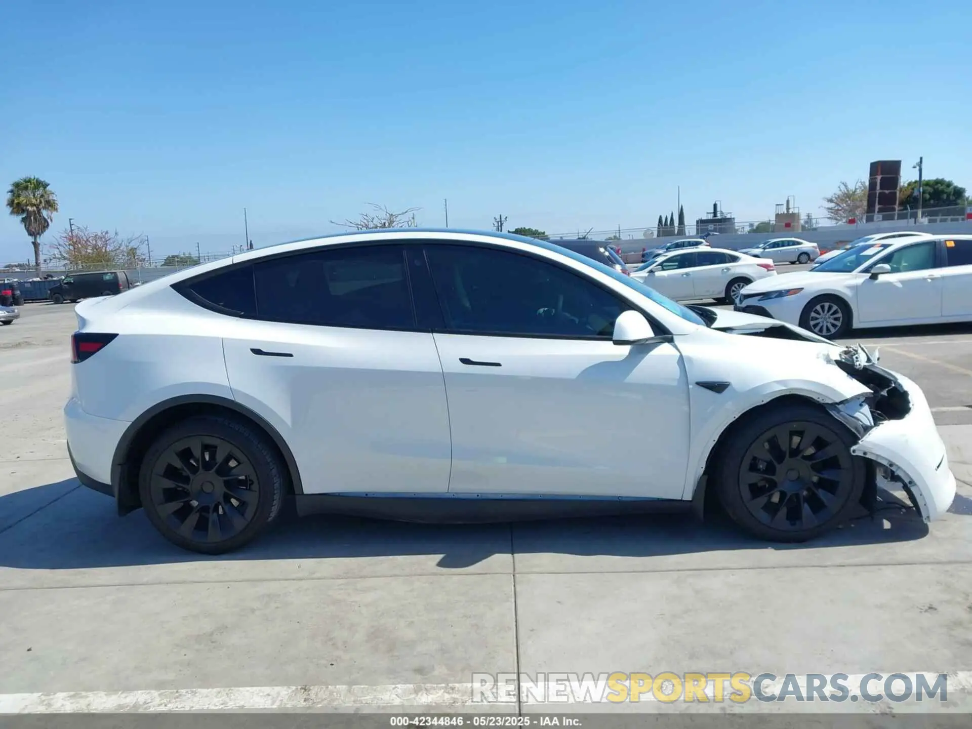 13 Photograph of a damaged car 7SAYGAEE1PF637017 TESLA MODEL Y 2023