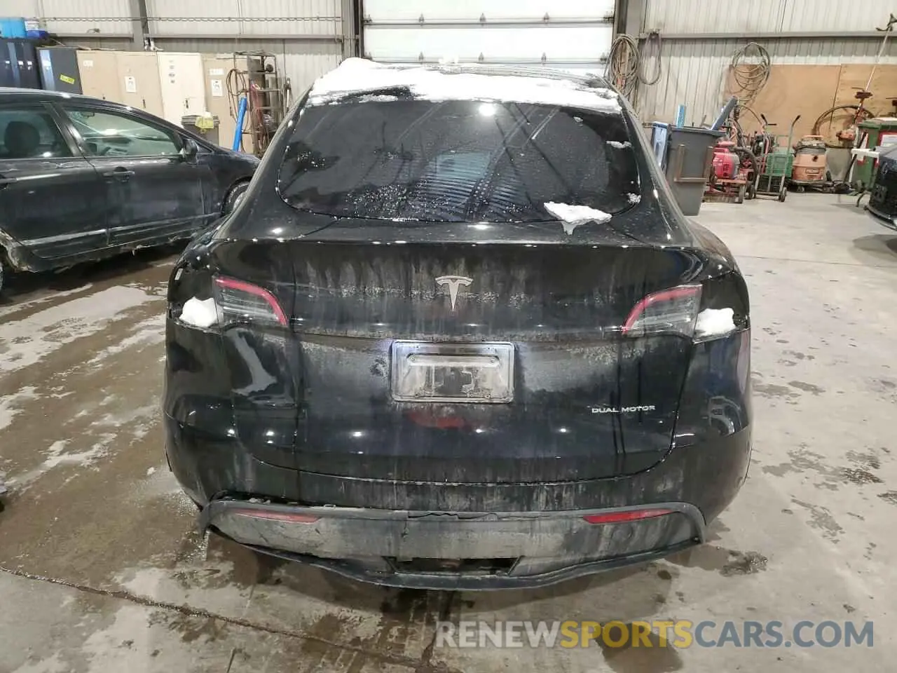 6 Фотография поврежденного автомобиля 7SAYGAEE1PF759361 TESLA MODEL Y 2023