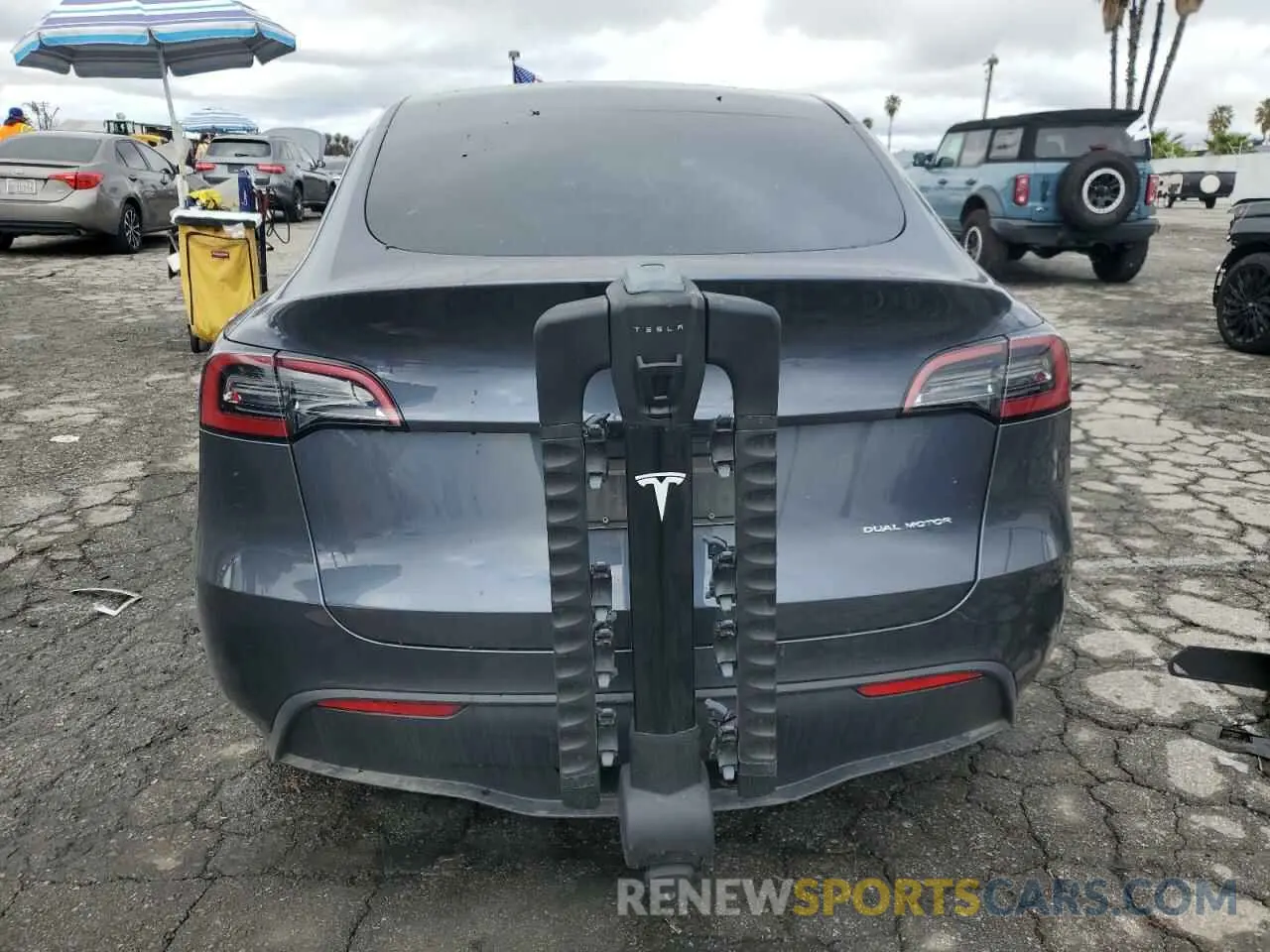 6 Photograph of a damaged car 7SAYGAEE1PF824385 TESLA MODEL Y 2023