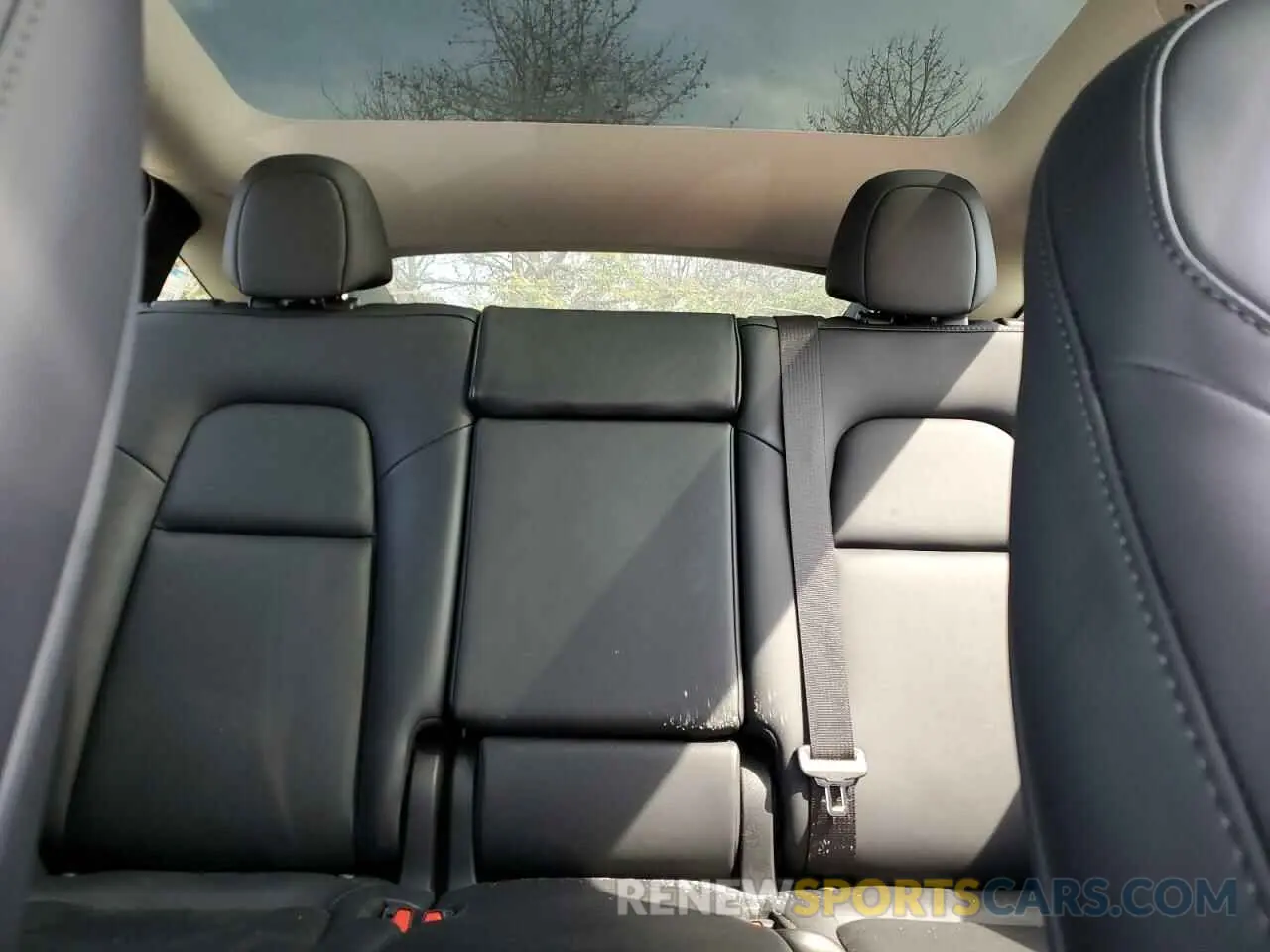 10 Photograph of a damaged car 7SAYGAEE1PF909386 TESLA MODEL Y 2023