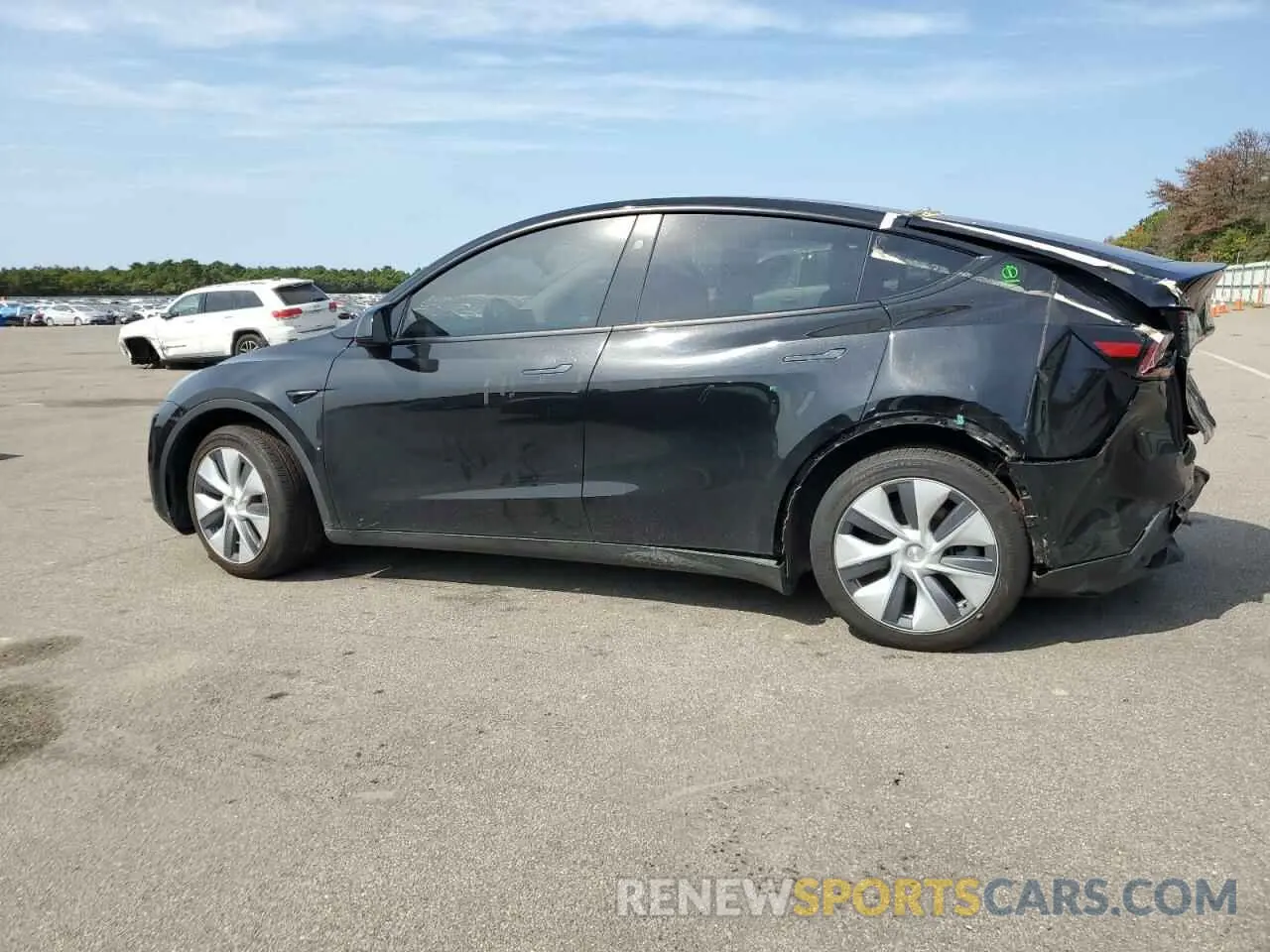 2 Photograph of a damaged car 7SAYGAEE1PF909386 TESLA MODEL Y 2023