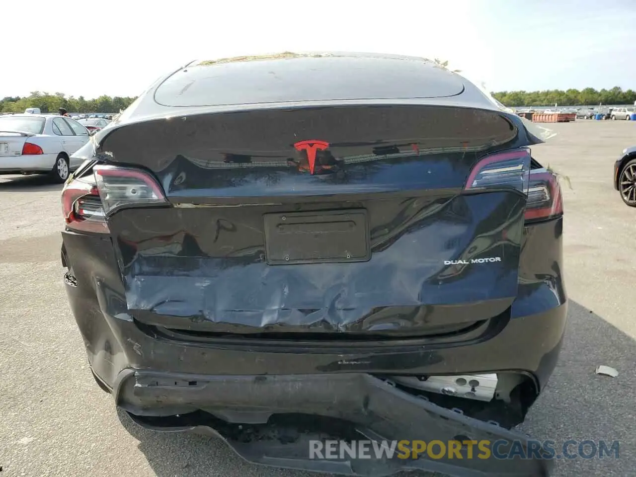 6 Photograph of a damaged car 7SAYGAEE1PF909386 TESLA MODEL Y 2023