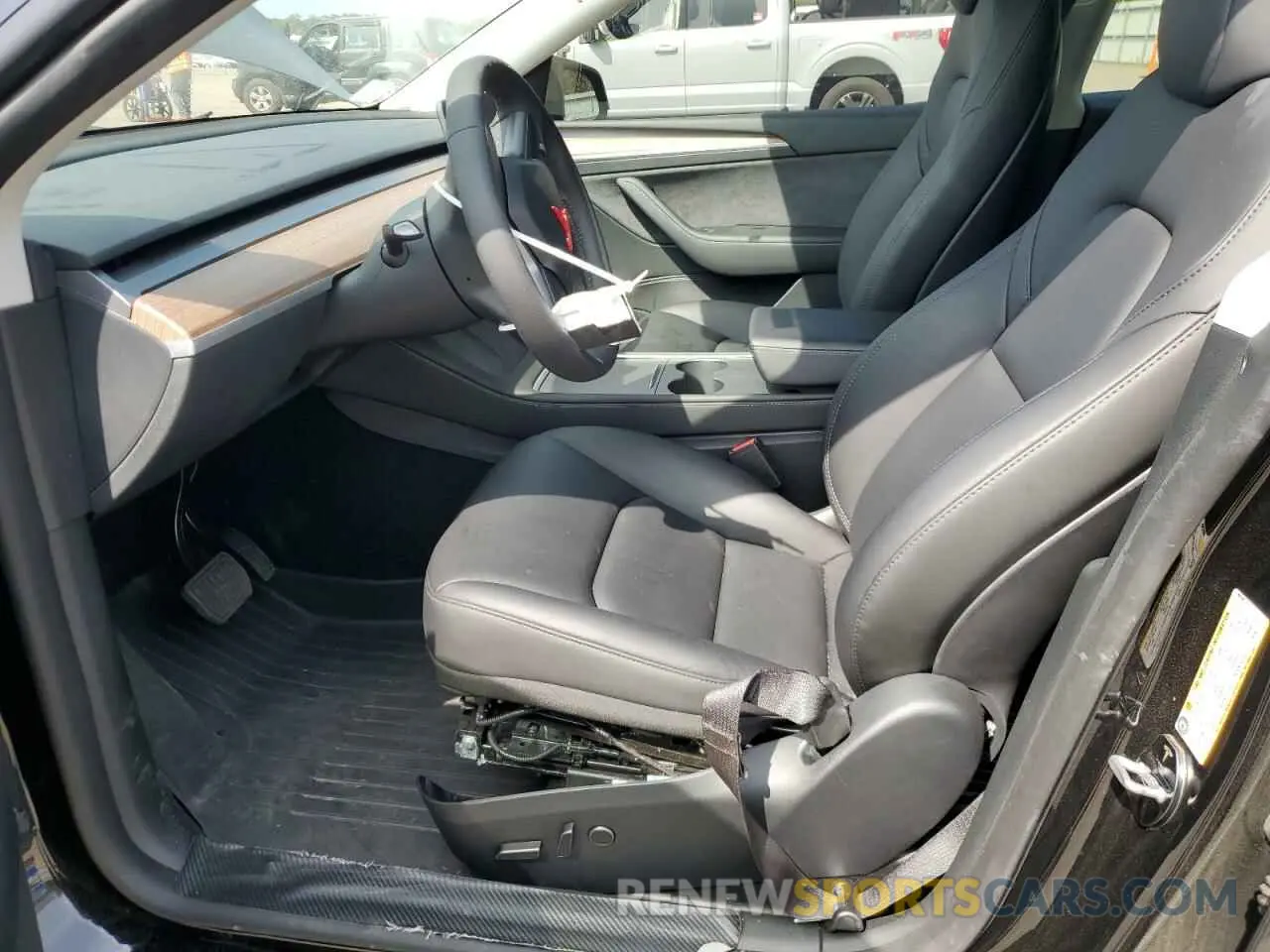 7 Photograph of a damaged car 7SAYGAEE1PF909386 TESLA MODEL Y 2023