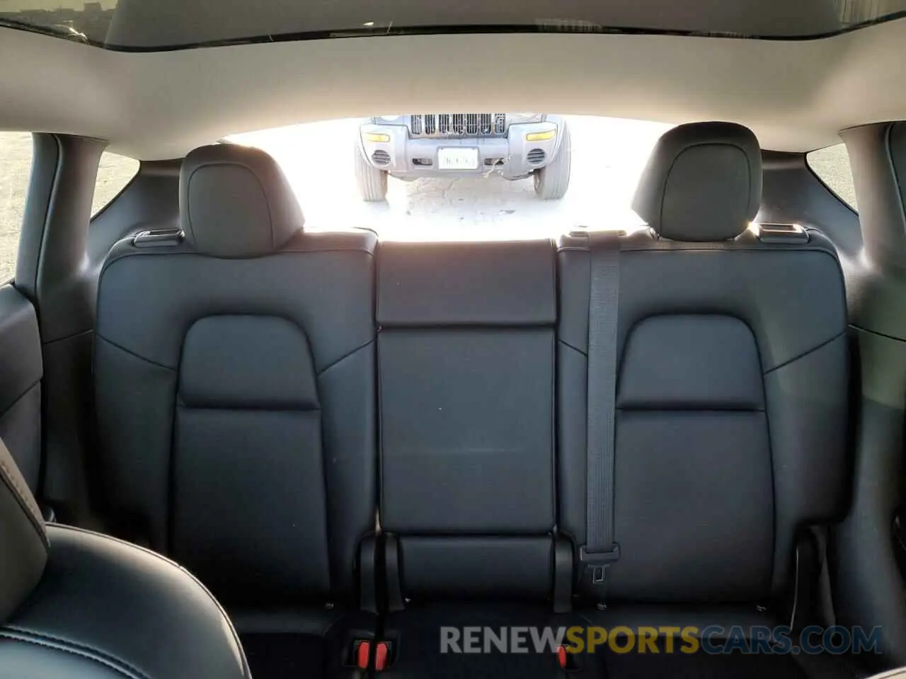 10 Photograph of a damaged car 7SAYGAEE2PF630934 TESLA MODEL Y 2023