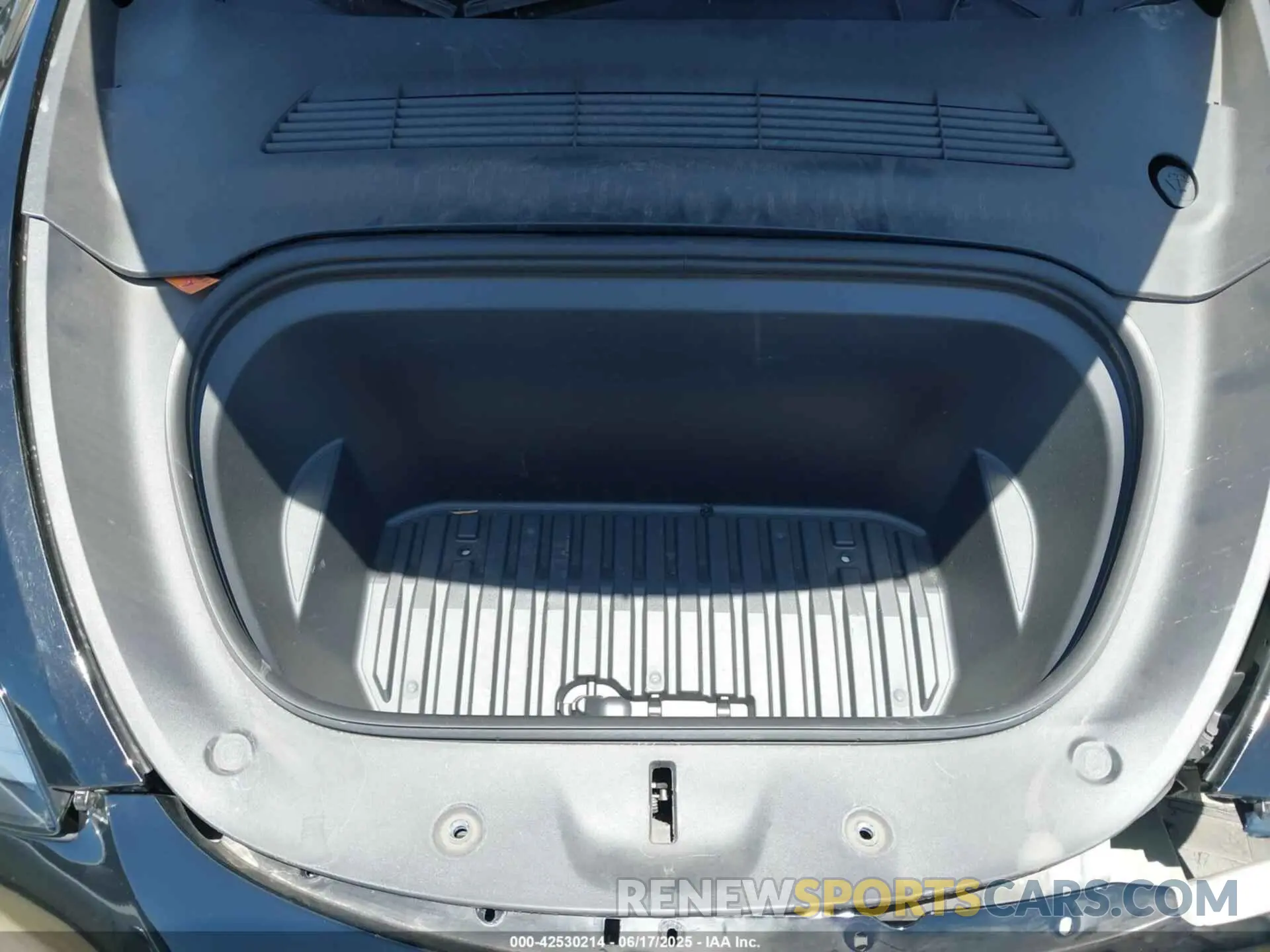10 Фотография поврежденного автомобиля 7SAYGAEE2PF638323 TESLA MODEL Y 2023