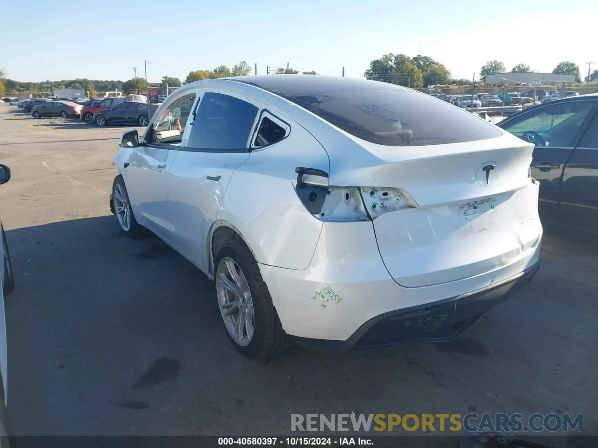 3 Фотография поврежденного автомобиля 7SAYGAEE2PF688882 TESLA MODEL Y 2023