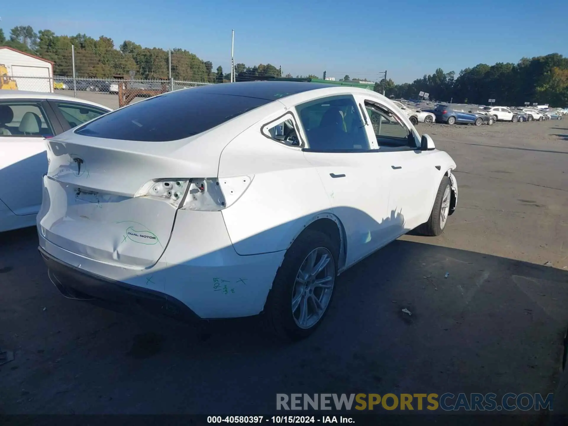 4 Фотография поврежденного автомобиля 7SAYGAEE2PF688882 TESLA MODEL Y 2023