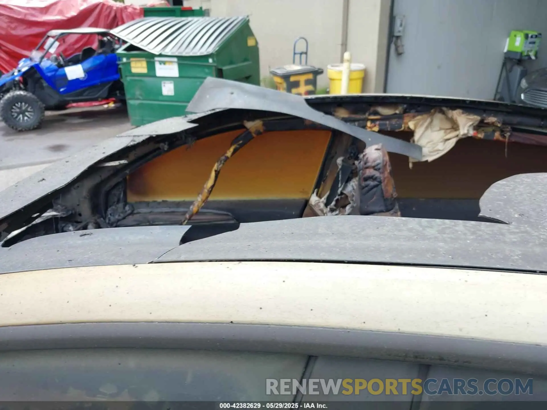 10 Photograph of a damaged car 7SAYGAEE2PF832799 TESLA MODEL Y 2023