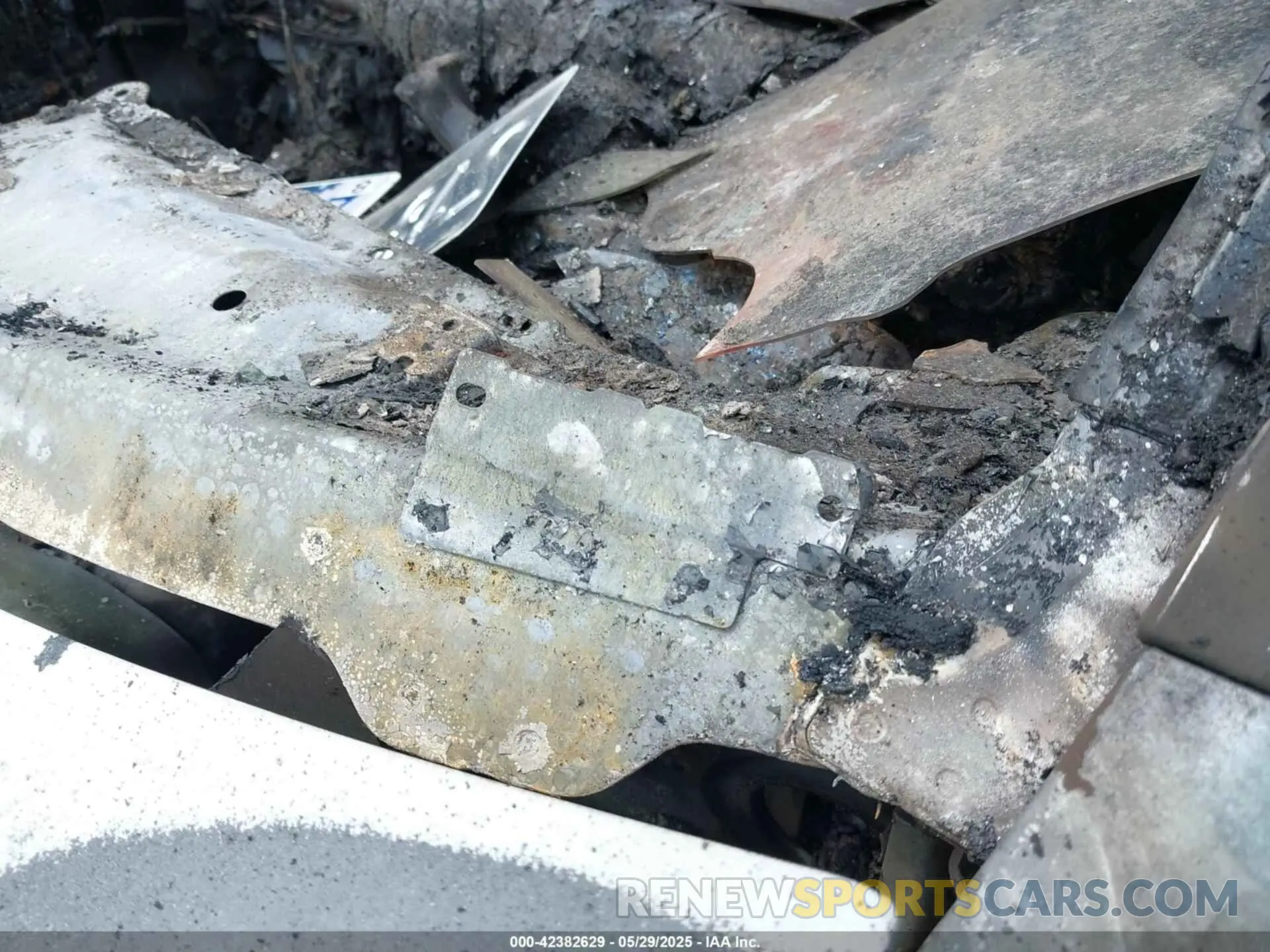 8 Photograph of a damaged car 7SAYGAEE2PF832799 TESLA MODEL Y 2023
