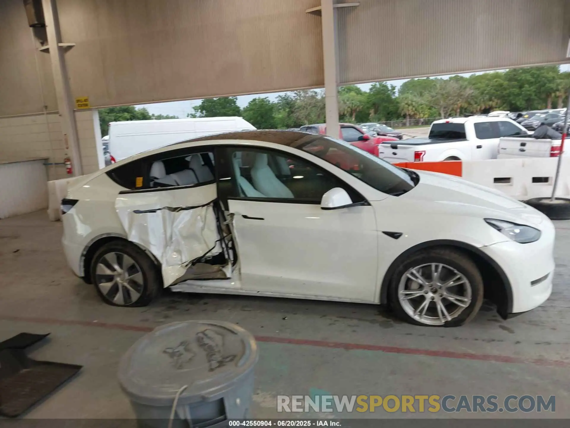 13 Фотография поврежденного автомобиля 7SAYGAEE2PF968298 TESLA MODEL Y 2023
