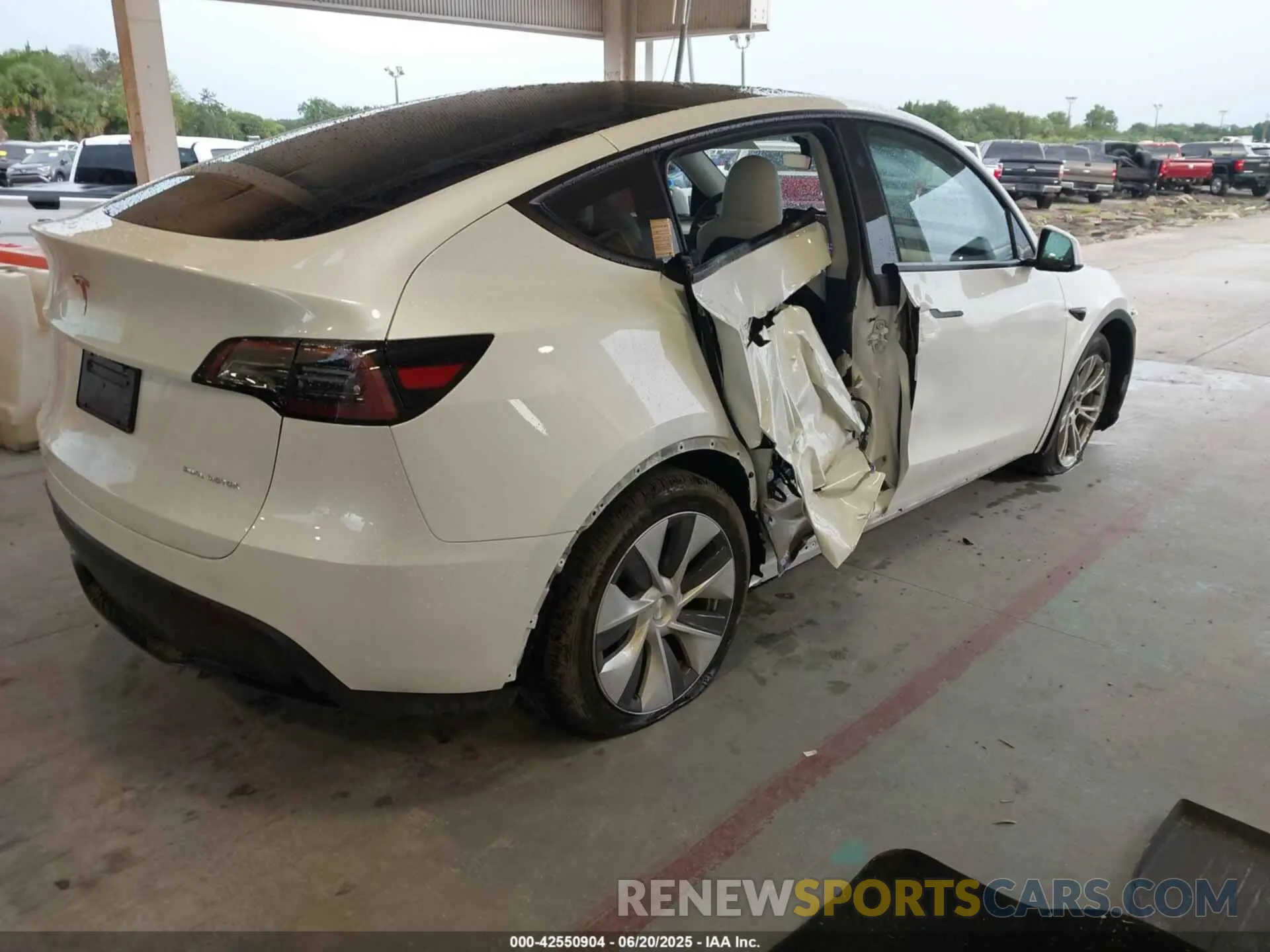 4 Фотография поврежденного автомобиля 7SAYGAEE2PF968298 TESLA MODEL Y 2023