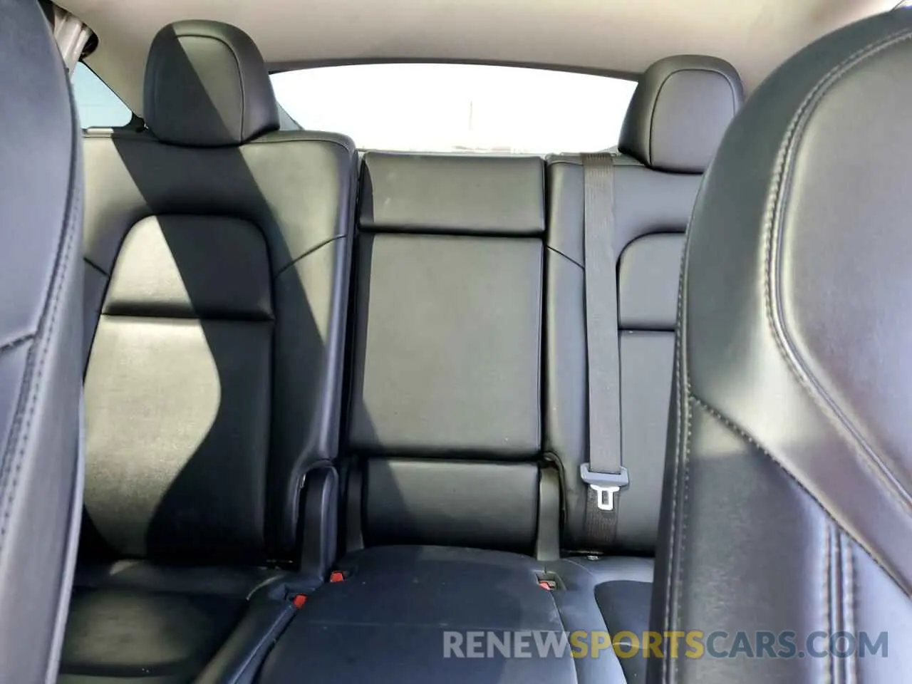 10 Photograph of a damaged car 7SAYGAEE3PF590055 TESLA MODEL Y 2023