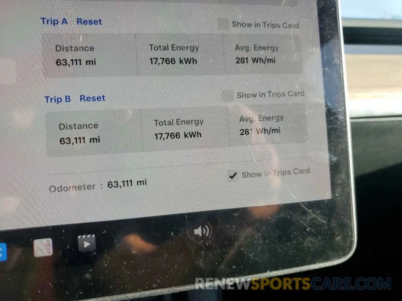 9 Photograph of a damaged car 7SAYGAEE3PF610563 TESLA MODEL Y 2023