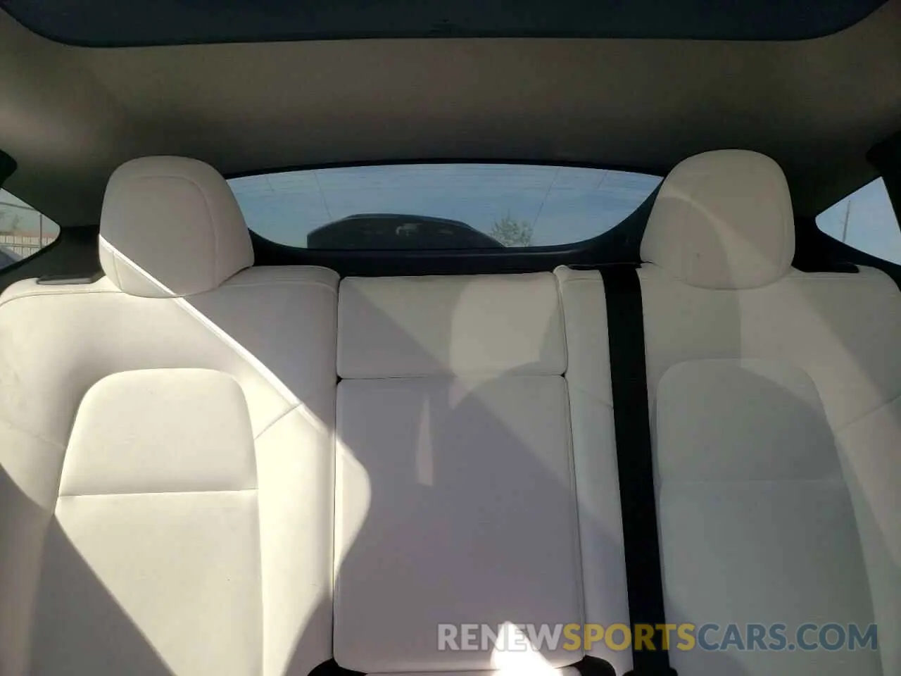 10 Photograph of a damaged car 7SAYGAEE3PF648262 TESLA MODEL Y 2023