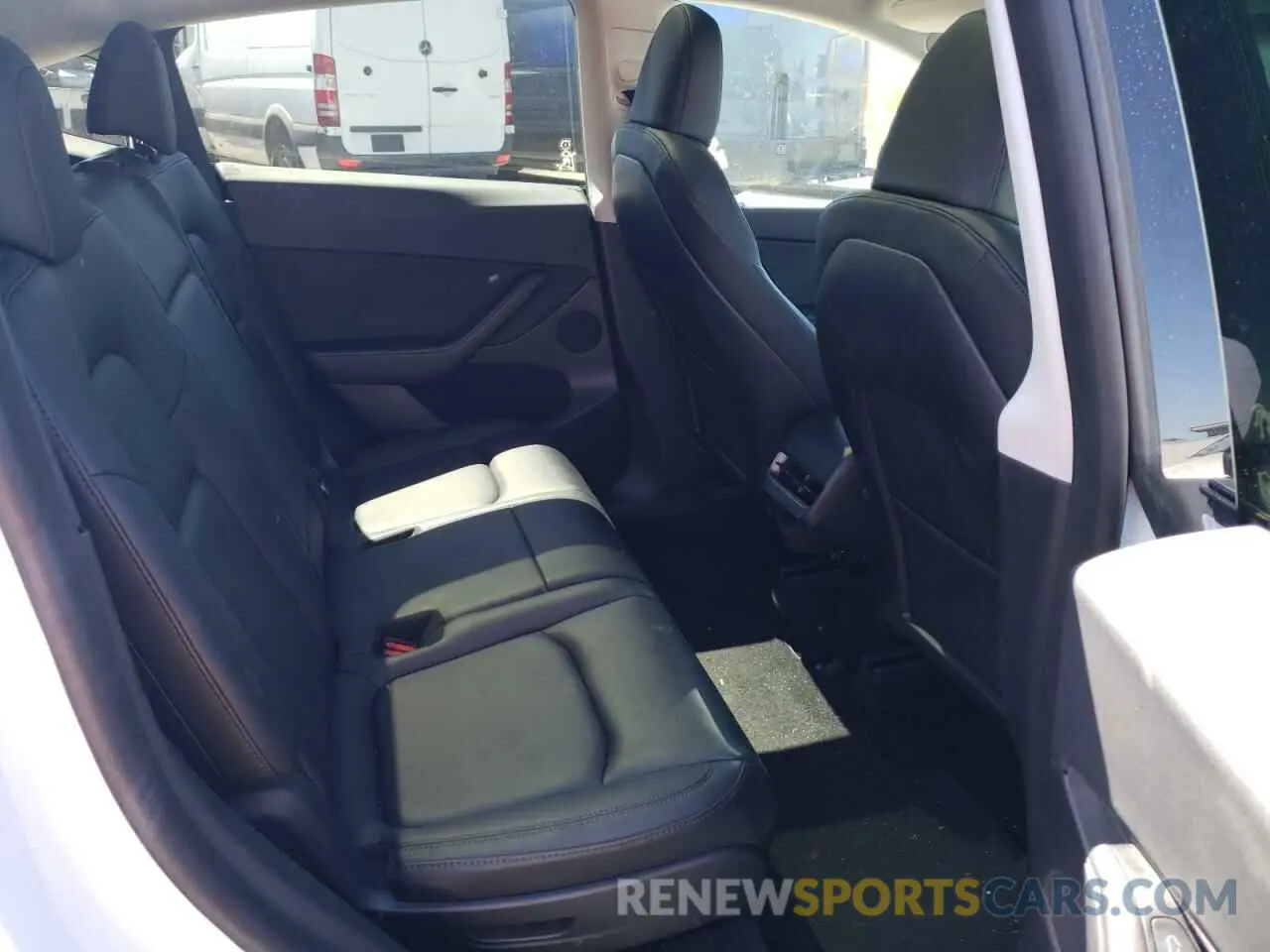 10 Photograph of a damaged car 7SAYGAEE3PF697235 TESLA MODEL Y 2023