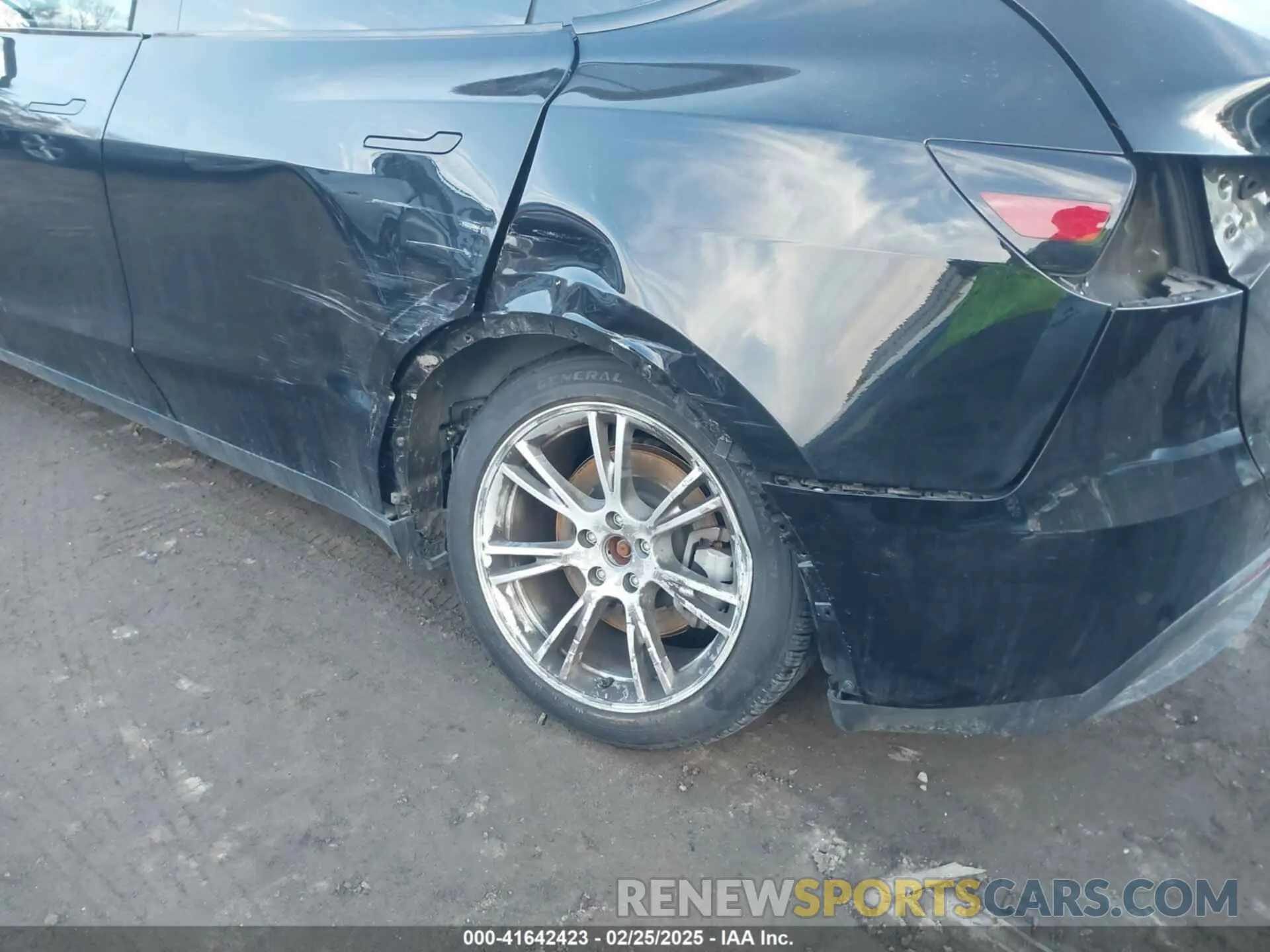 6 Photograph of a damaged car 7SAYGAEE3PF805711 TESLA MODEL Y 2023