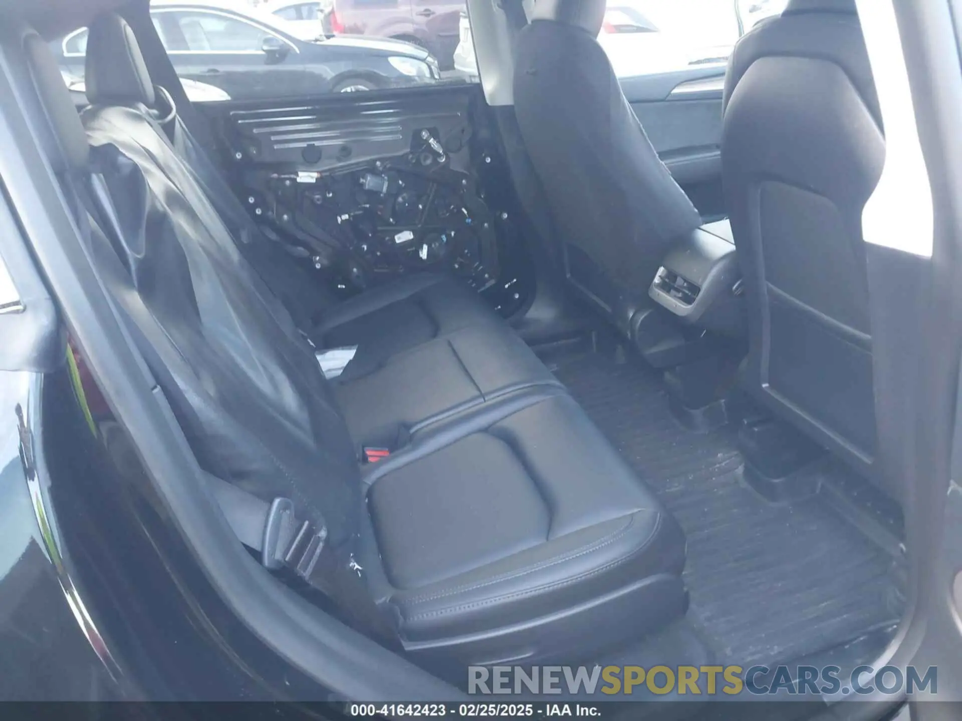 8 Photograph of a damaged car 7SAYGAEE3PF805711 TESLA MODEL Y 2023