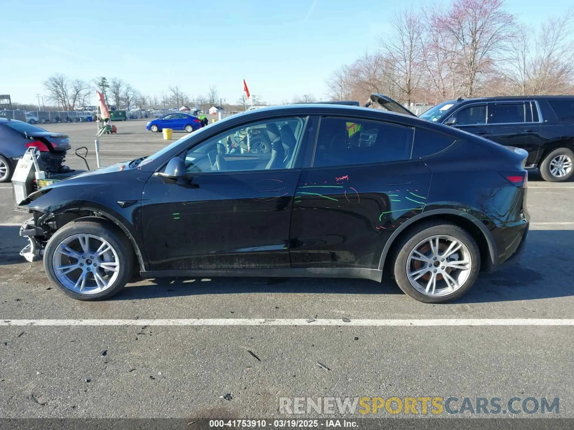 13 Photograph of a damaged car 7SAYGAEE3PF925928 TESLA MODEL Y 2023