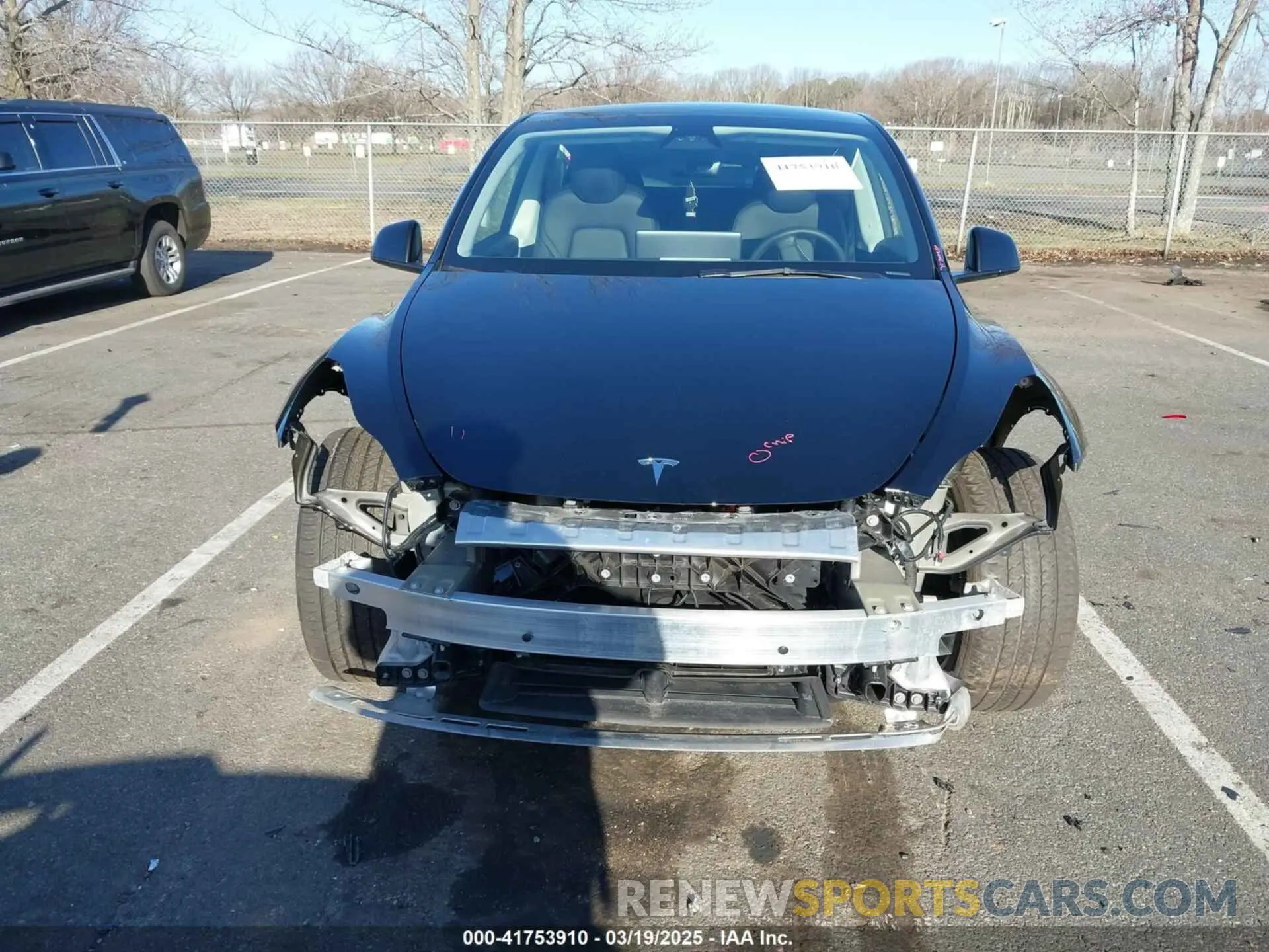 6 Photograph of a damaged car 7SAYGAEE3PF925928 TESLA MODEL Y 2023