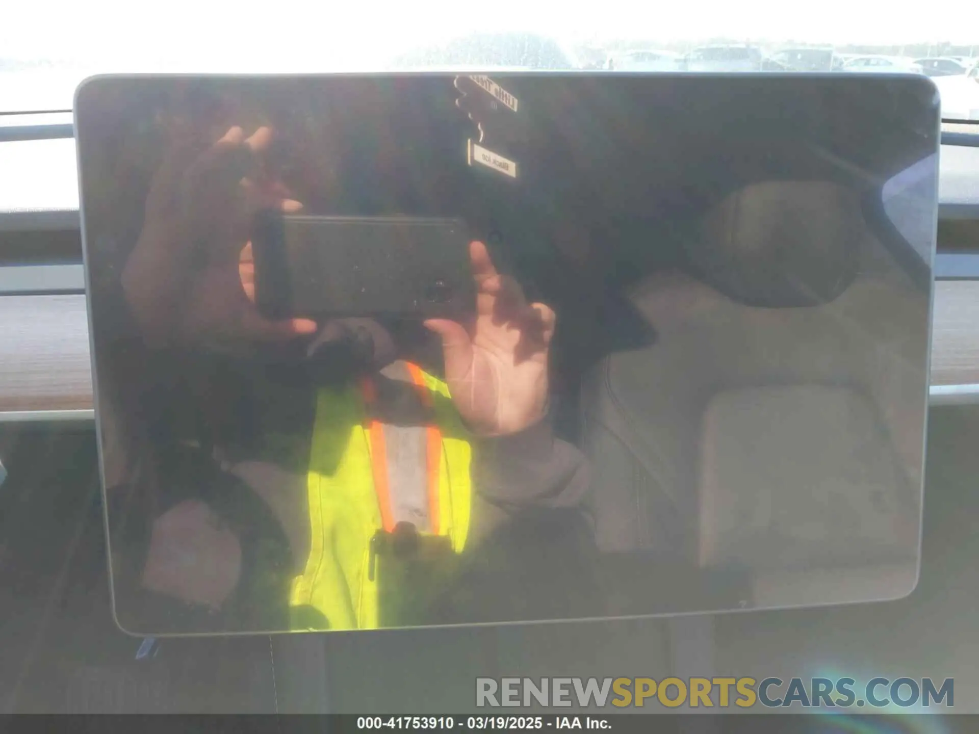7 Photograph of a damaged car 7SAYGAEE3PF925928 TESLA MODEL Y 2023