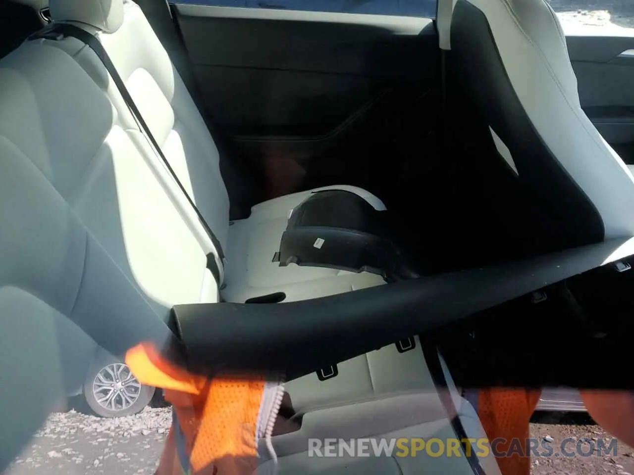 10 Photograph of a damaged car 7SAYGAEE3PF958542 TESLA MODEL Y 2023