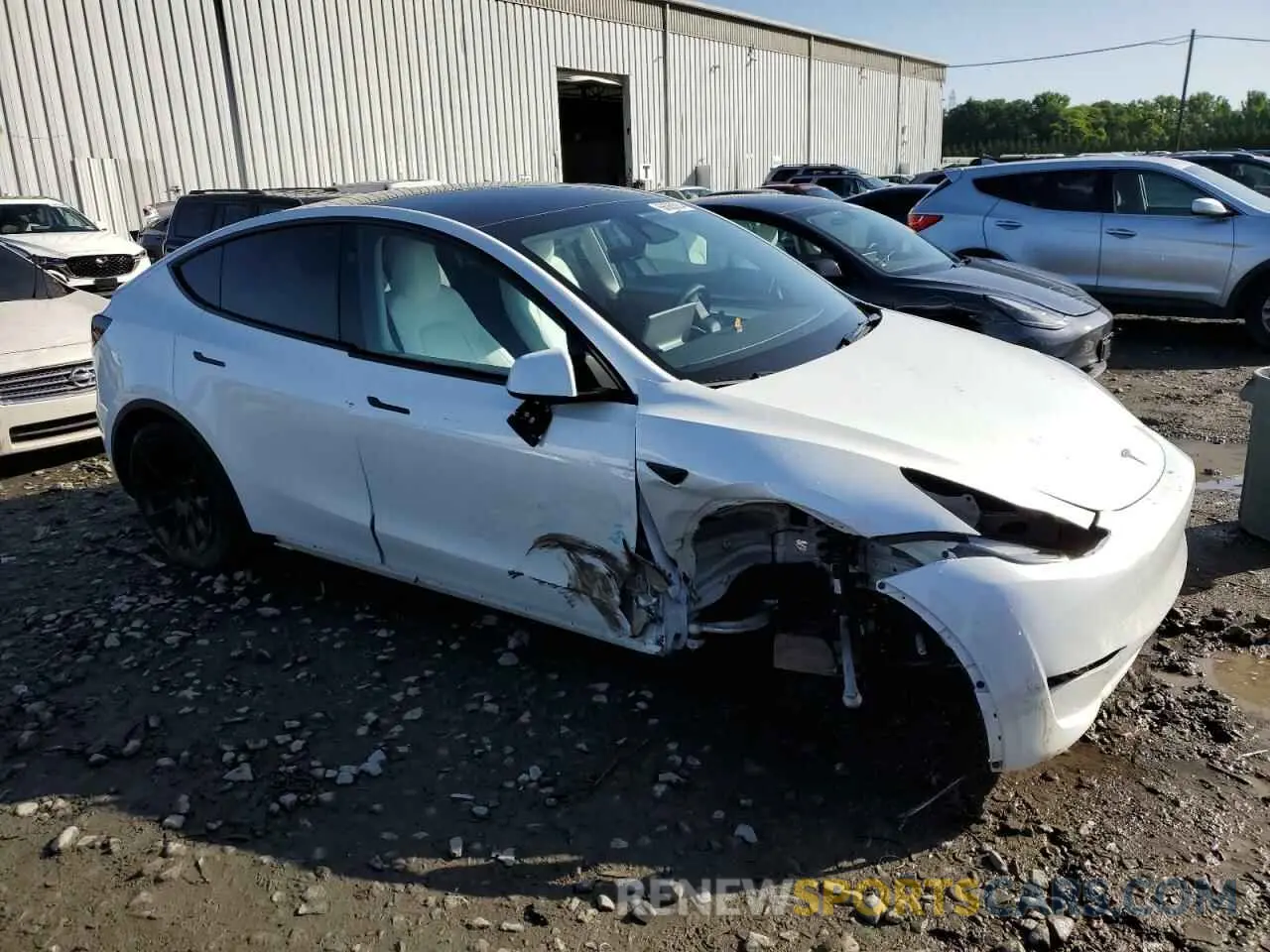 4 Photograph of a damaged car 7SAYGAEE3PF958542 TESLA MODEL Y 2023