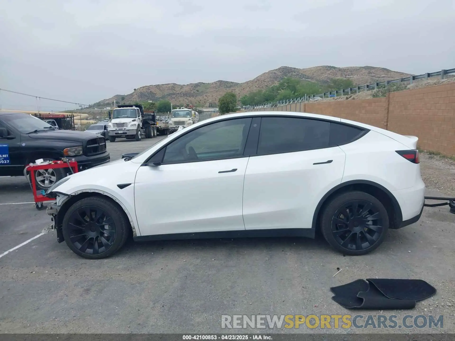 15 Фотография поврежденного автомобиля 7SAYGAEE4PF752629 TESLA MODEL Y 2023