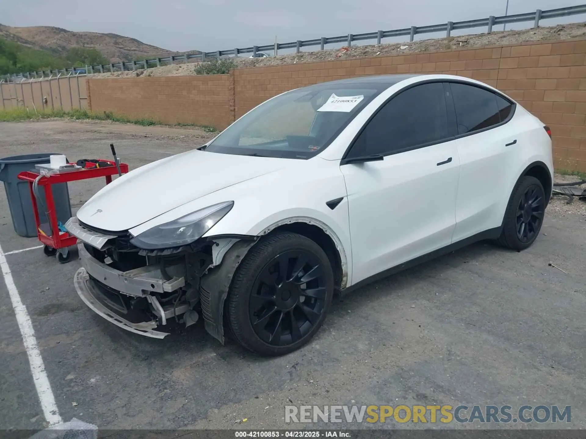 2 Фотография поврежденного автомобиля 7SAYGAEE4PF752629 TESLA MODEL Y 2023