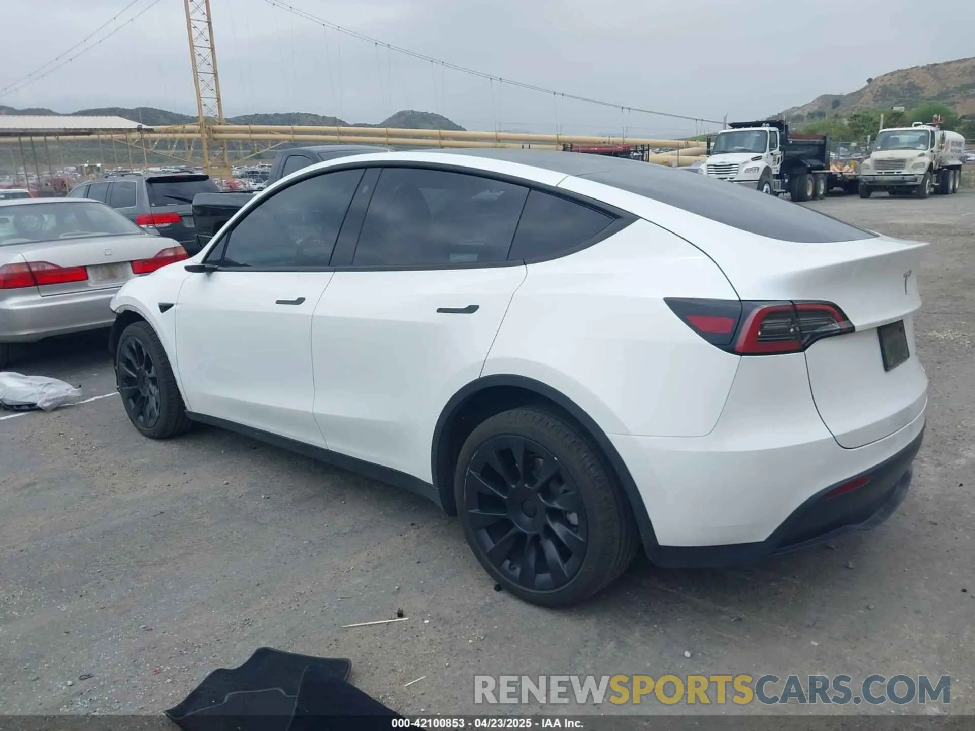 3 Фотография поврежденного автомобиля 7SAYGAEE4PF752629 TESLA MODEL Y 2023