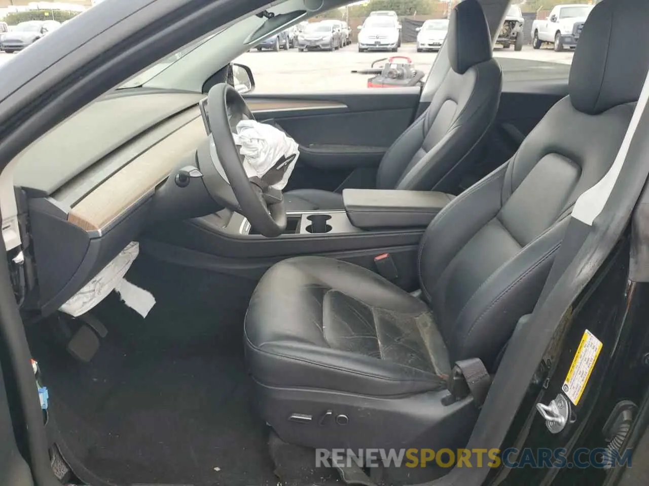 7 Photograph of a damaged car 7SAYGAEE4PF833159 TESLA MODEL Y 2023