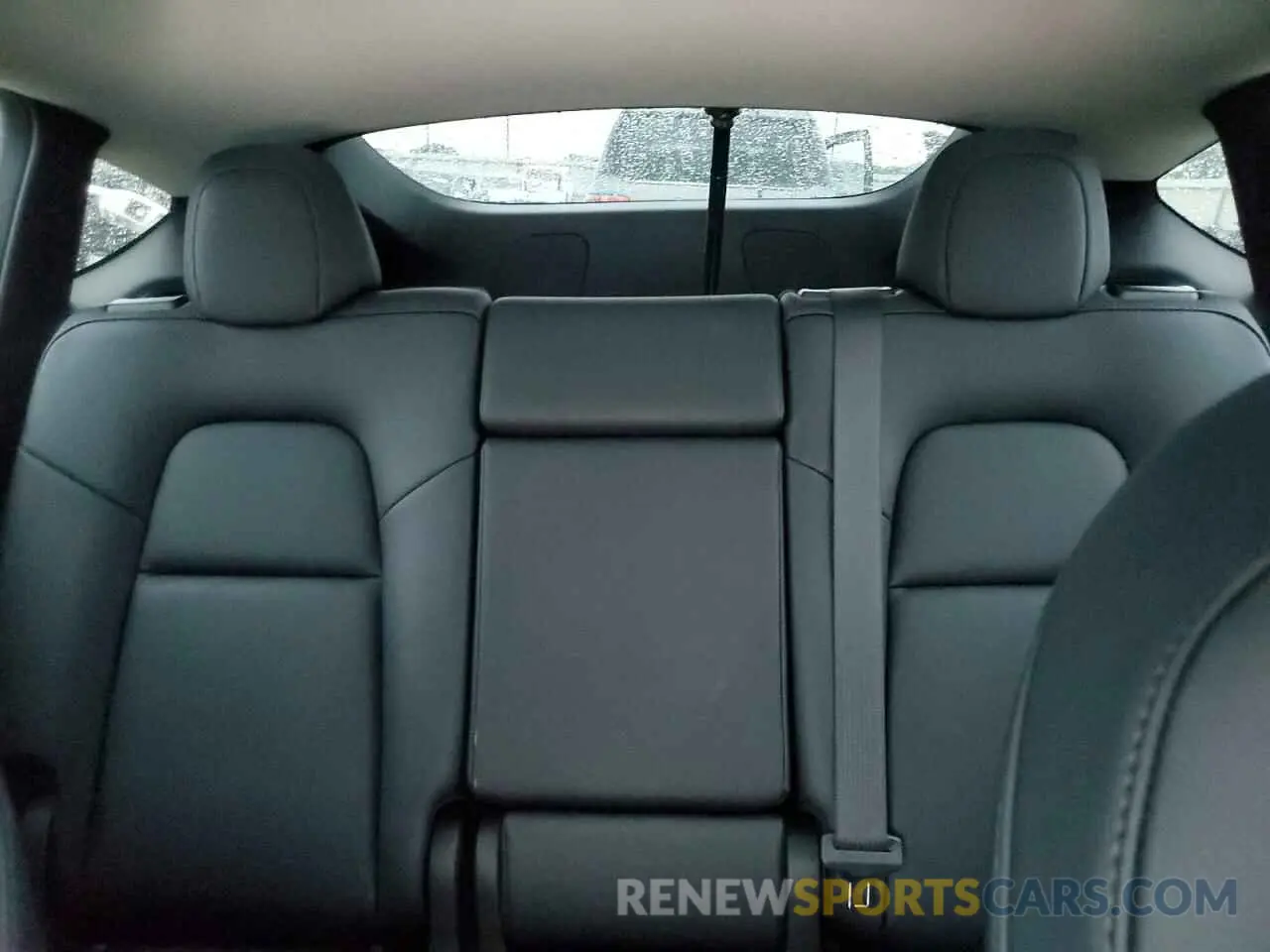 10 Photograph of a damaged car 7SAYGAEE4PF871426 TESLA MODEL Y 2023