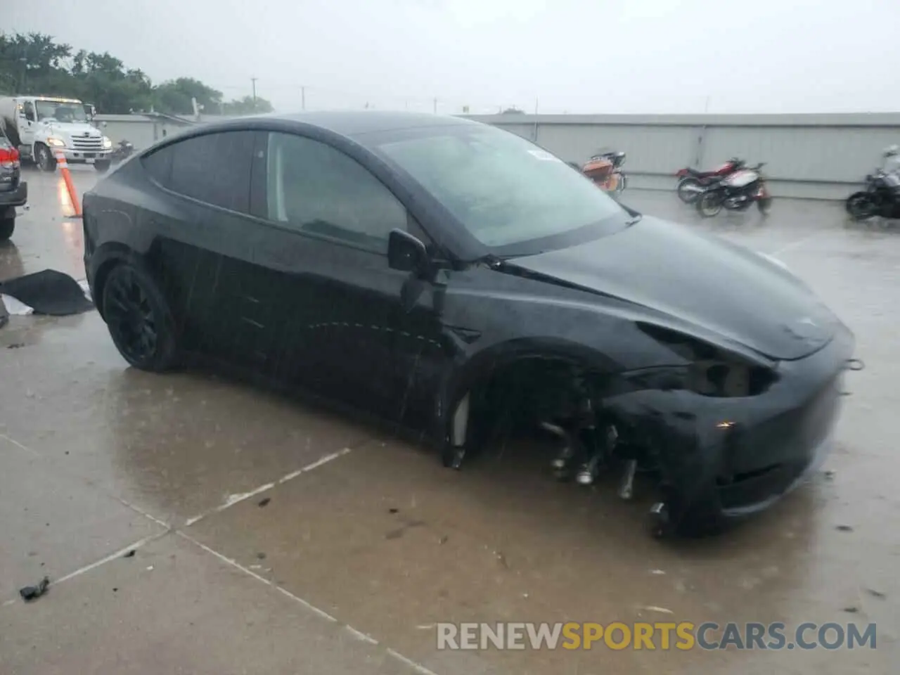4 Photograph of a damaged car 7SAYGAEE4PF871426 TESLA MODEL Y 2023