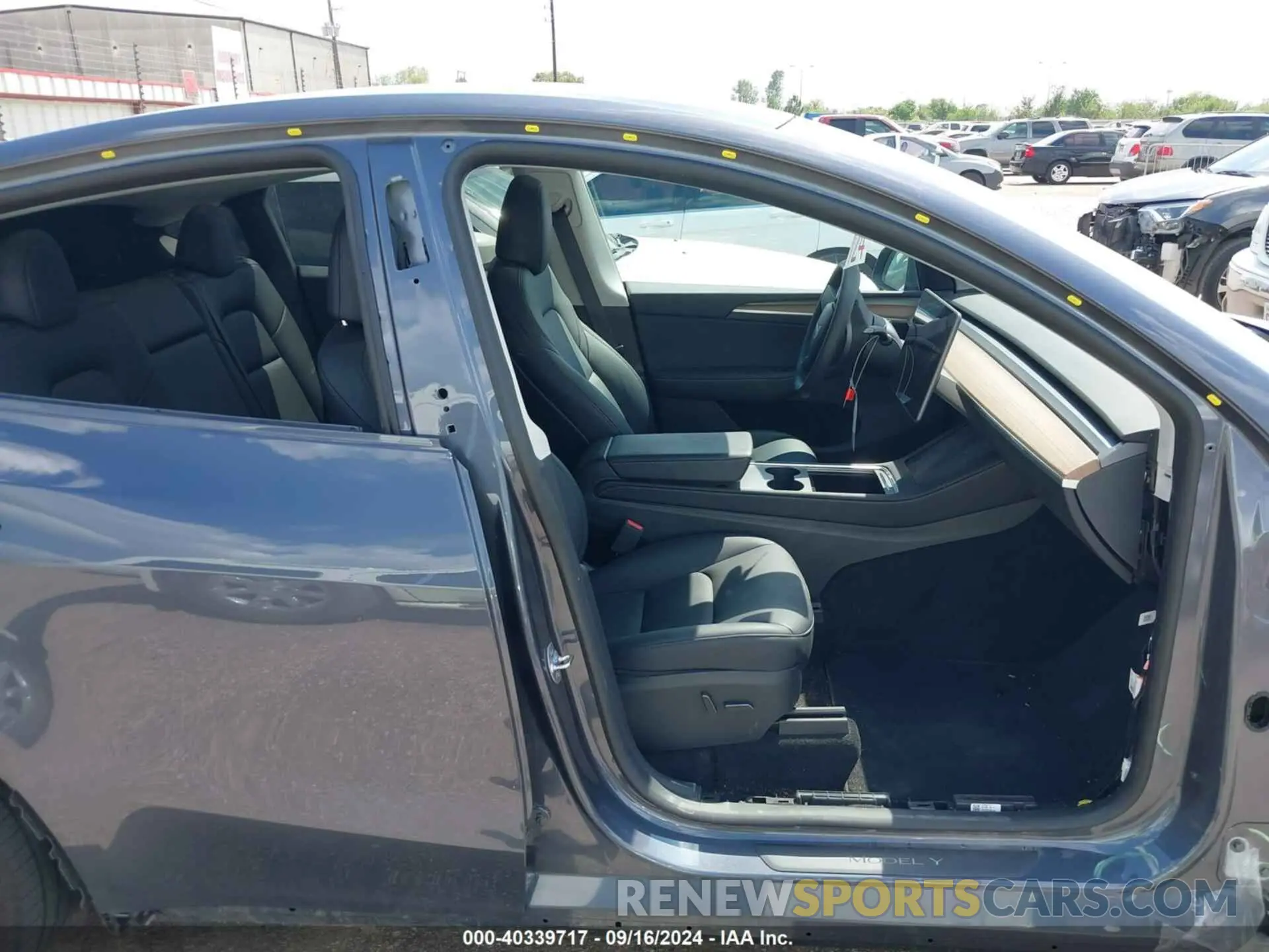 14 Photograph of a damaged car 7SAYGAEE4PF882782 TESLA MODEL Y 2023