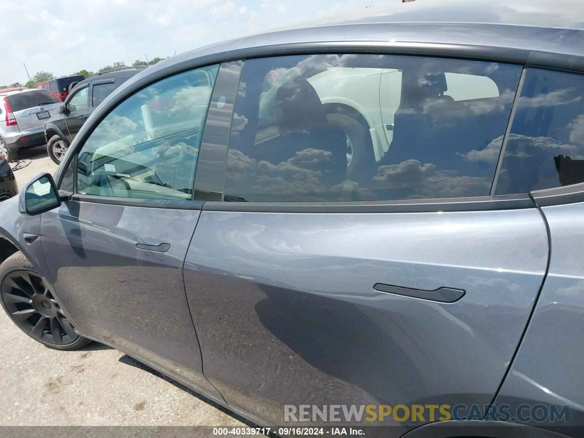 15 Photograph of a damaged car 7SAYGAEE4PF882782 TESLA MODEL Y 2023