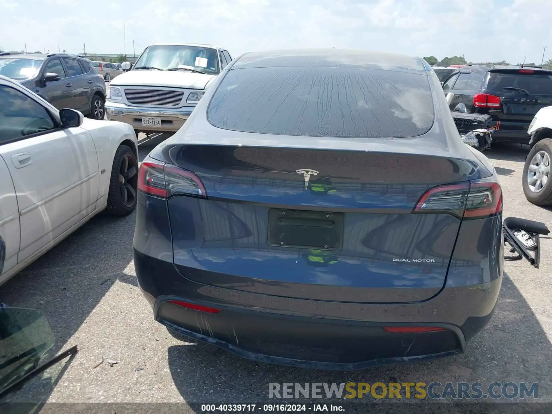 17 Photograph of a damaged car 7SAYGAEE4PF882782 TESLA MODEL Y 2023