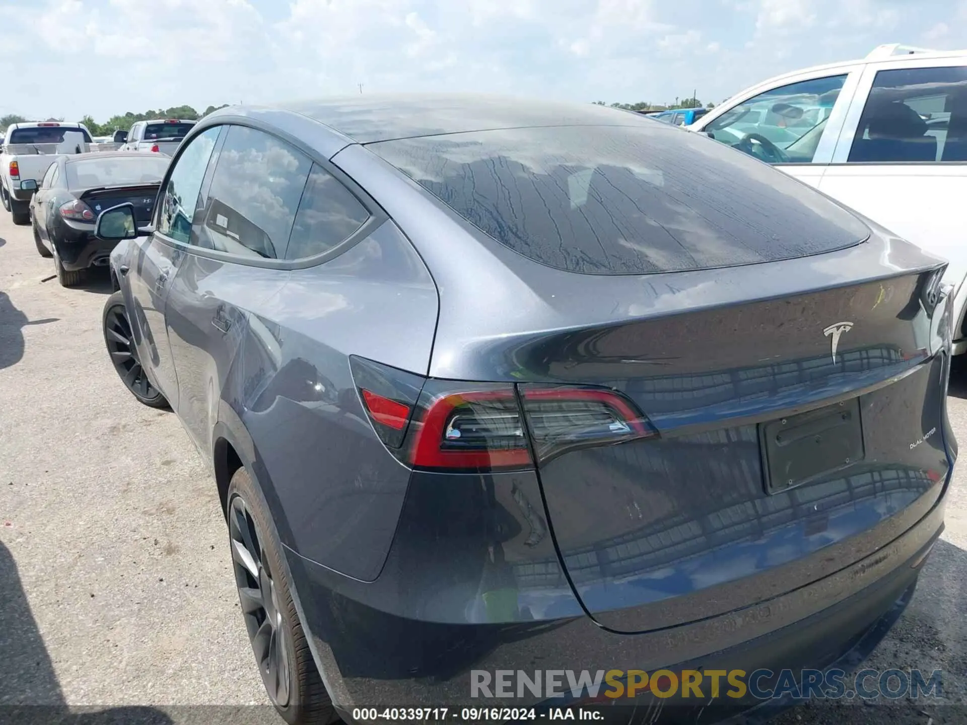 3 Photograph of a damaged car 7SAYGAEE4PF882782 TESLA MODEL Y 2023