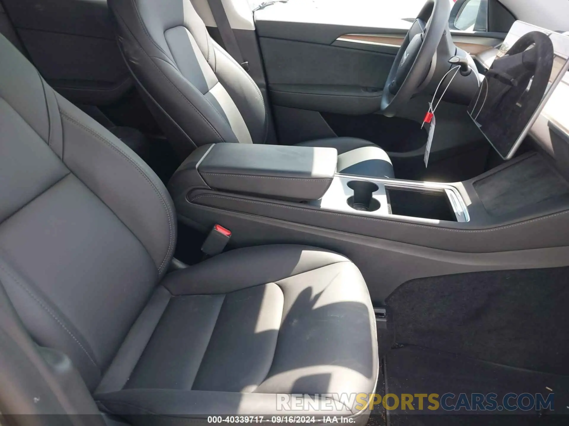 5 Photograph of a damaged car 7SAYGAEE4PF882782 TESLA MODEL Y 2023