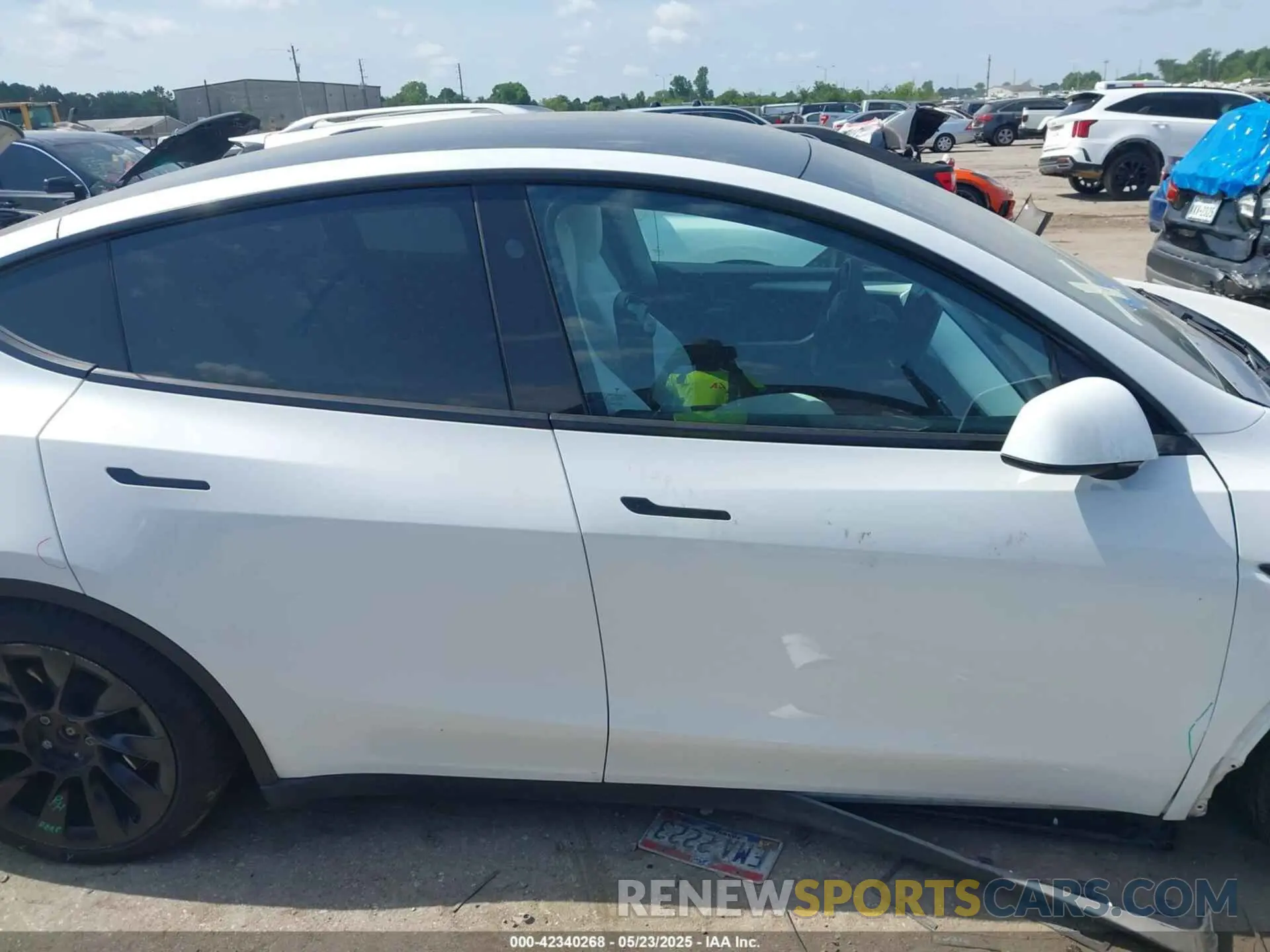 12 Фотография поврежденного автомобиля 7SAYGAEE4PF885925 TESLA MODEL Y 2023